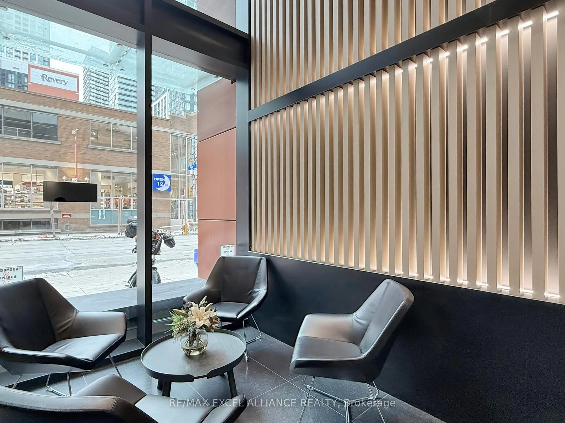 357 King Street W, #204