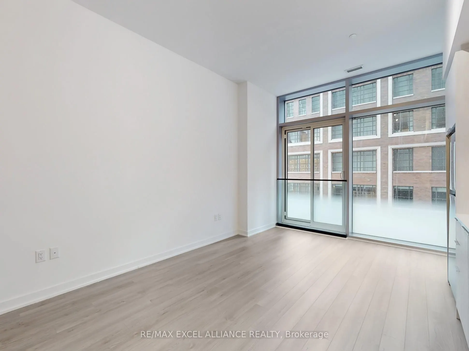 357 King Street W, #204