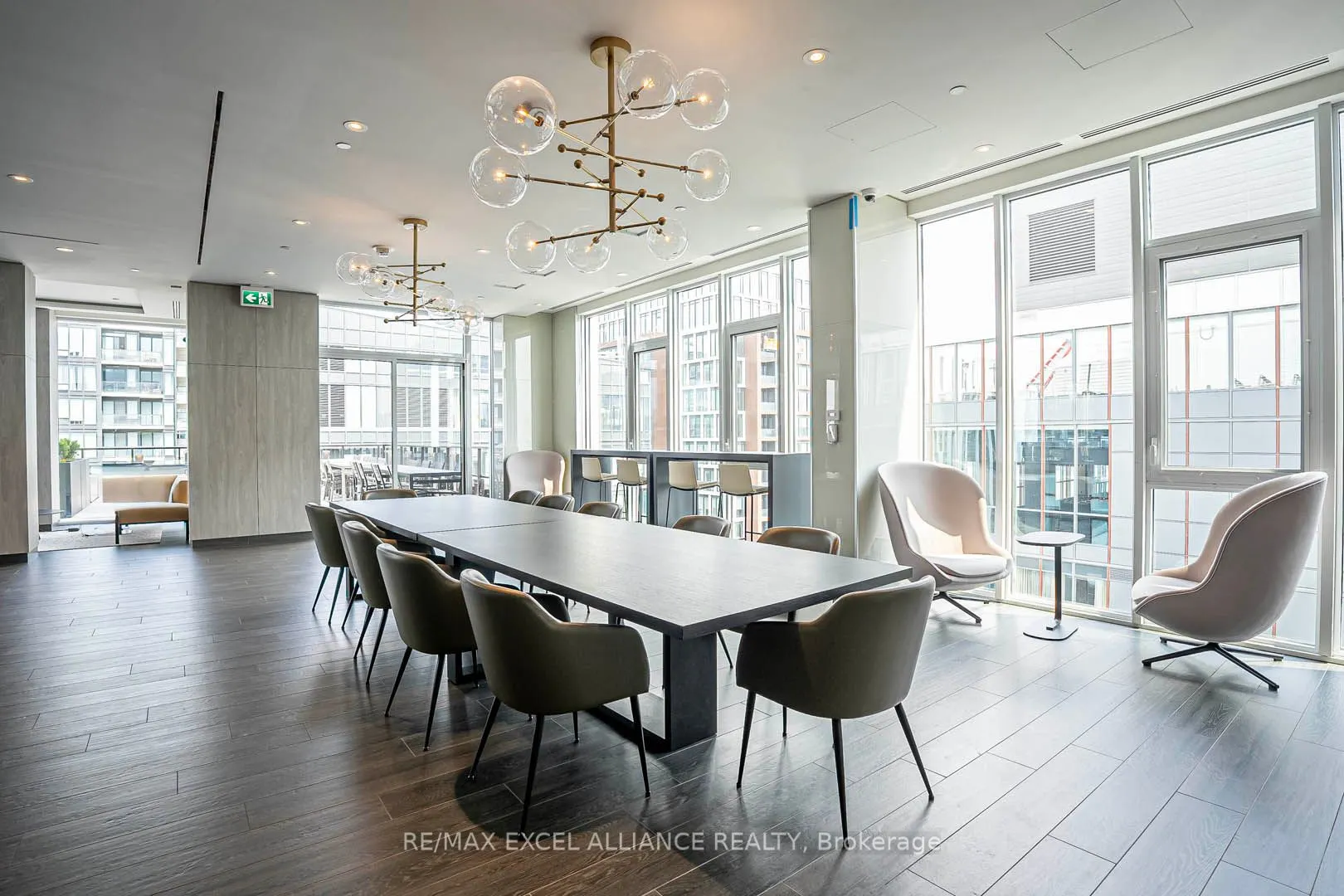 357 King Street W, #204