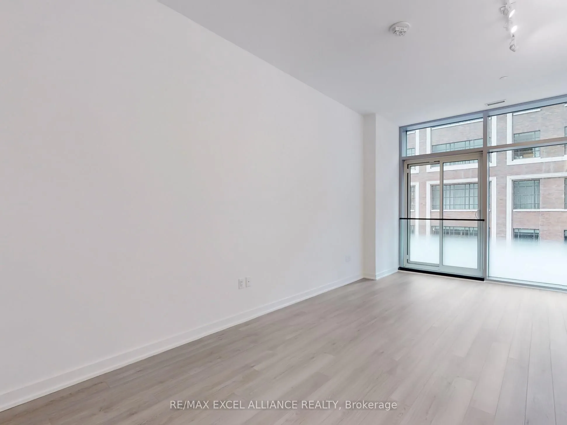 357 King Street W, #204