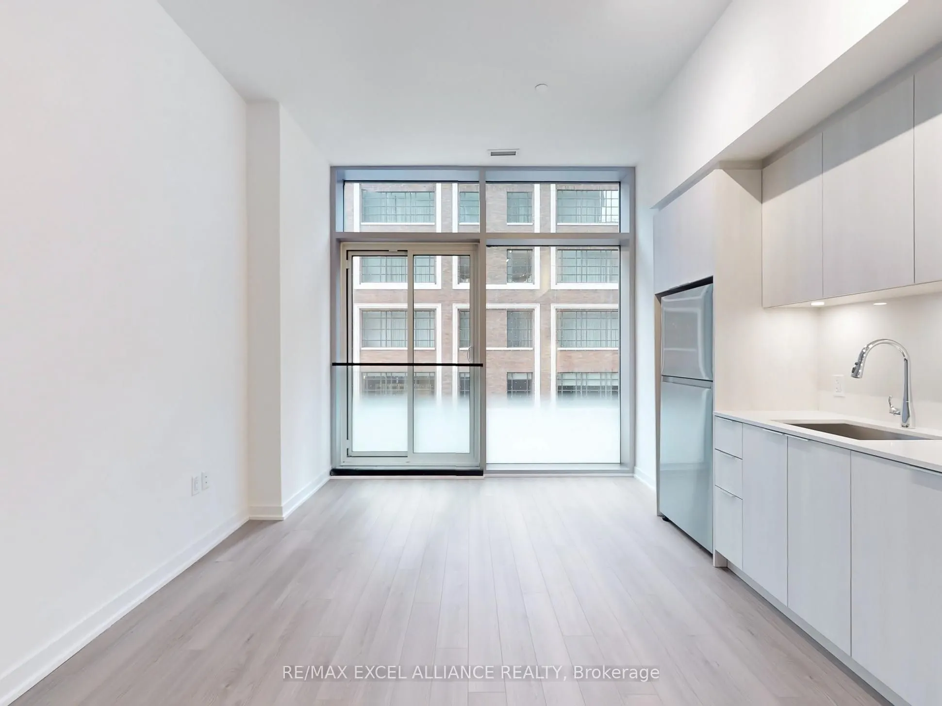 357 King Street W, #204