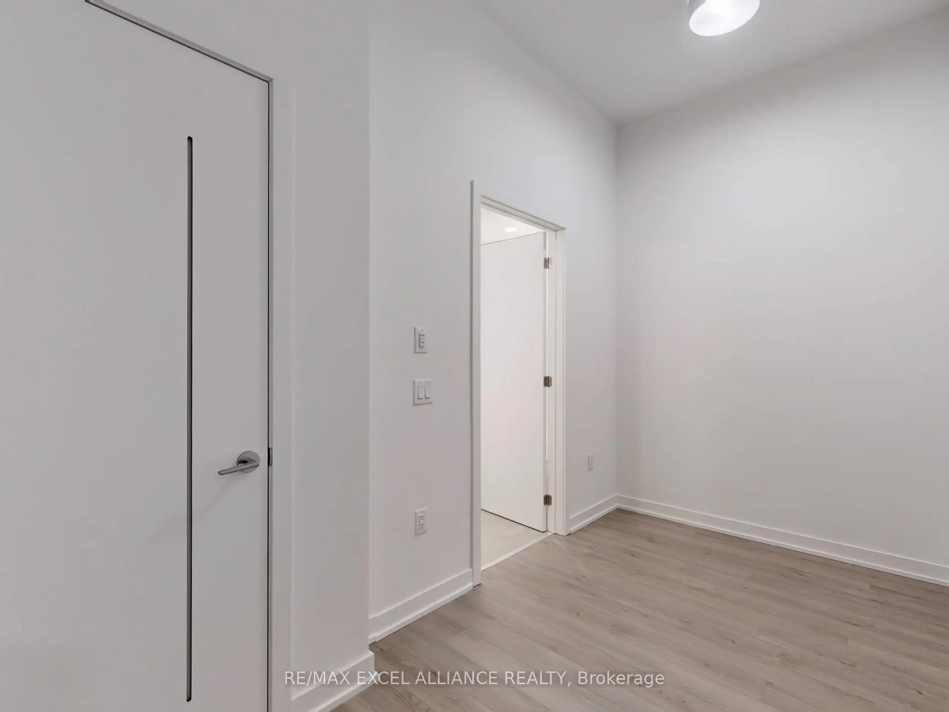 357 King Street W, #204