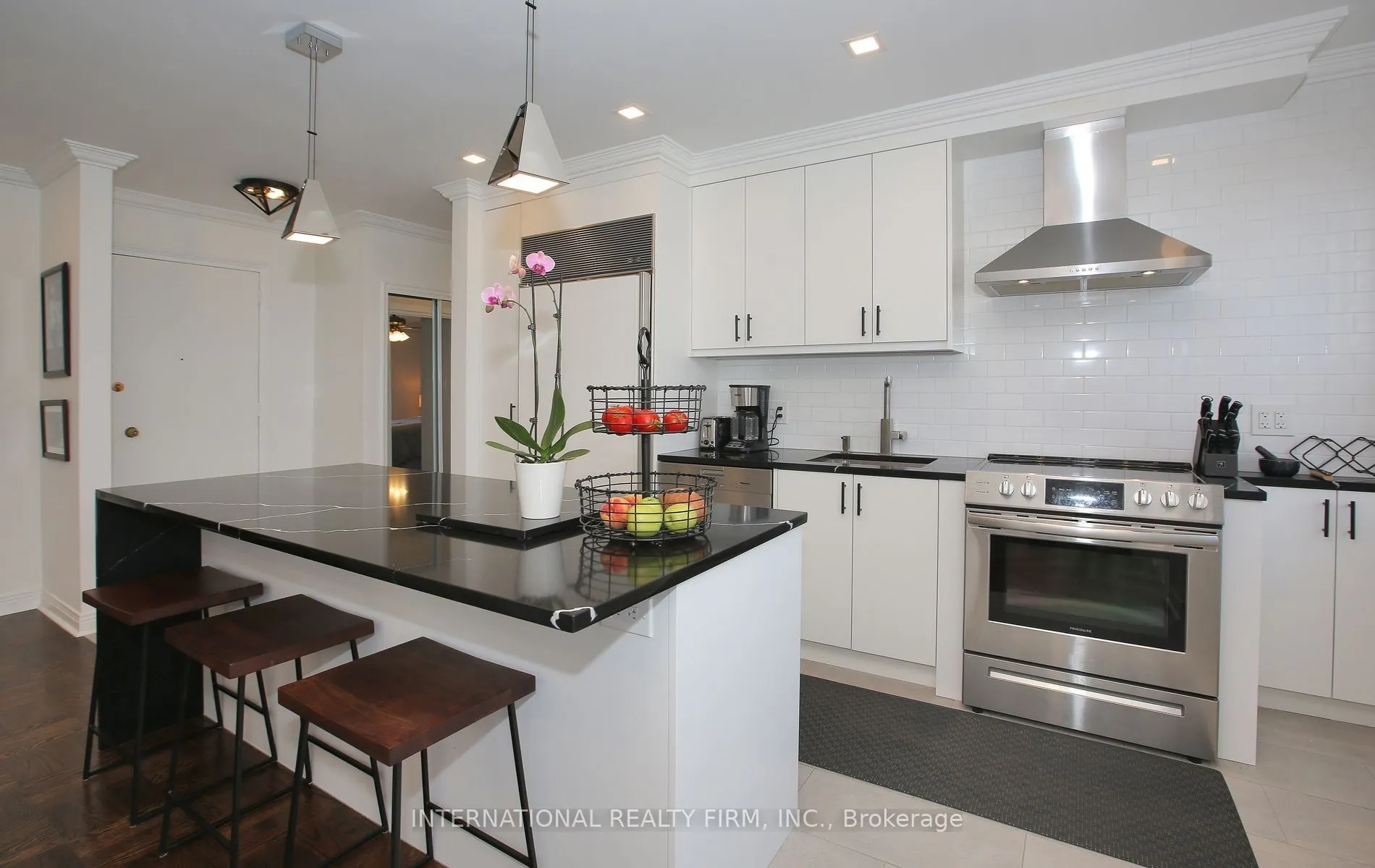 219 Wilson Street, #405
