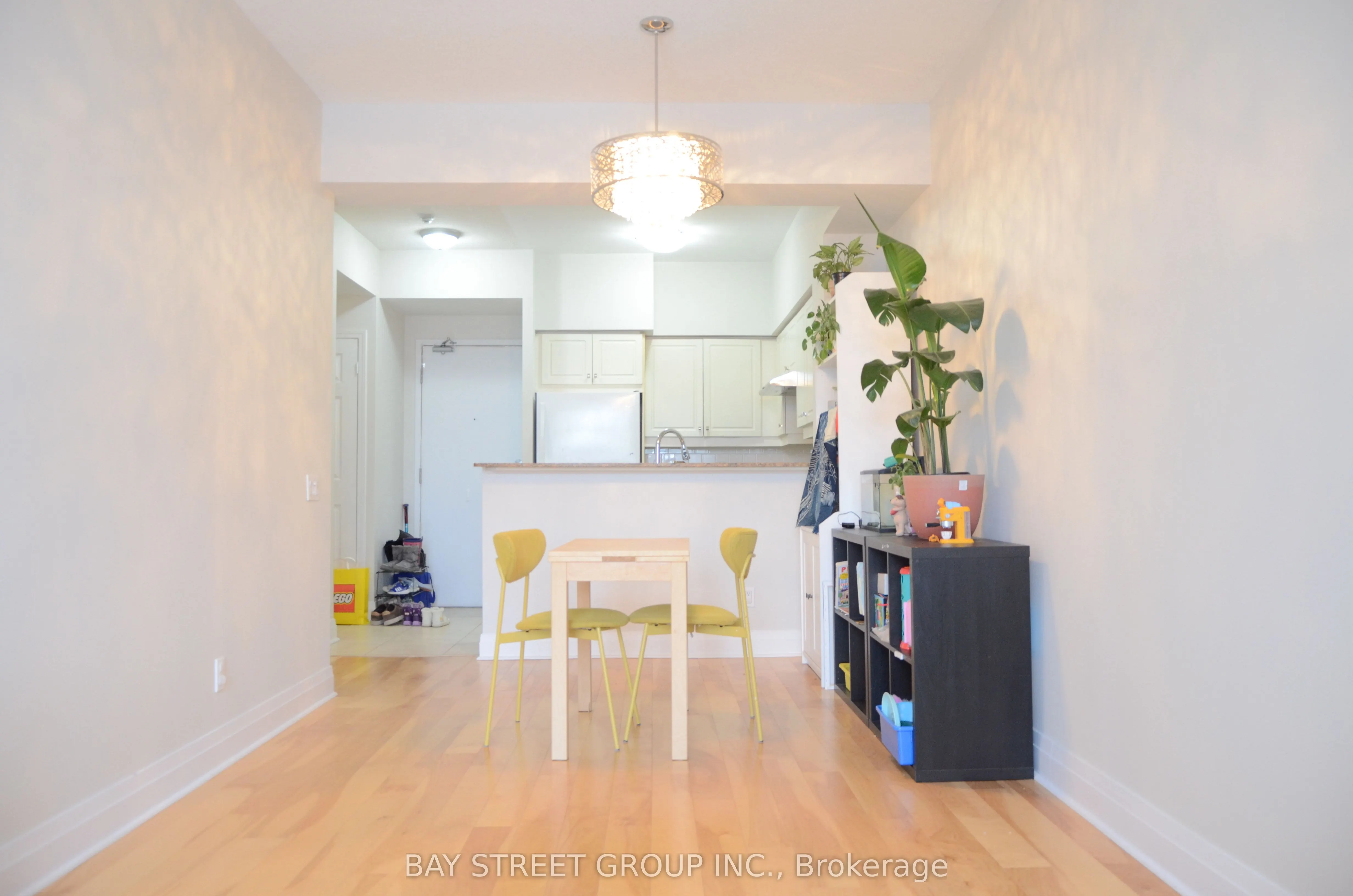 451 Rosewell Avenue, #514