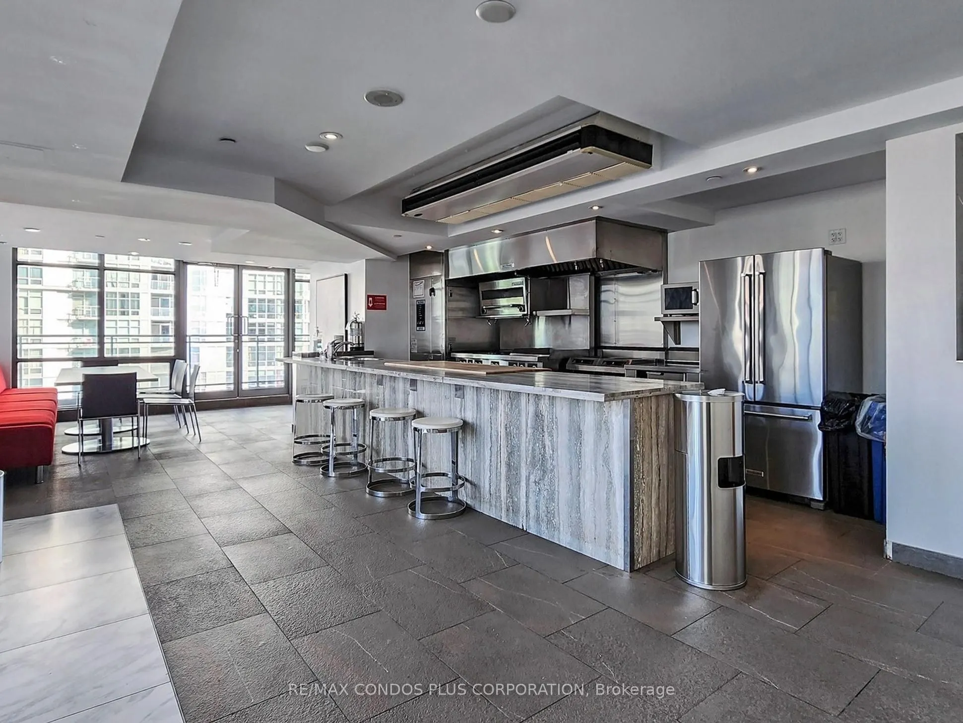 11 Brunel Court, #1101