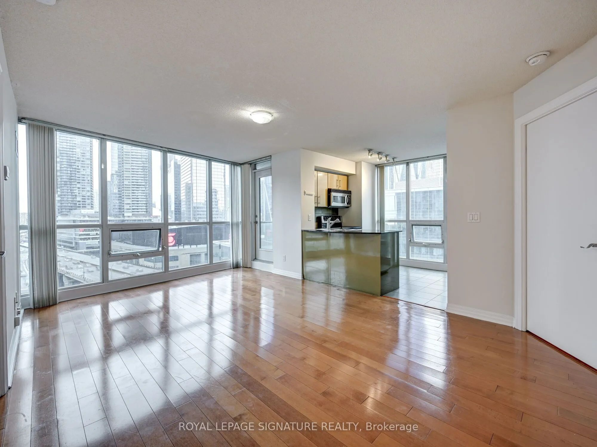16 Yonge Street, #1202