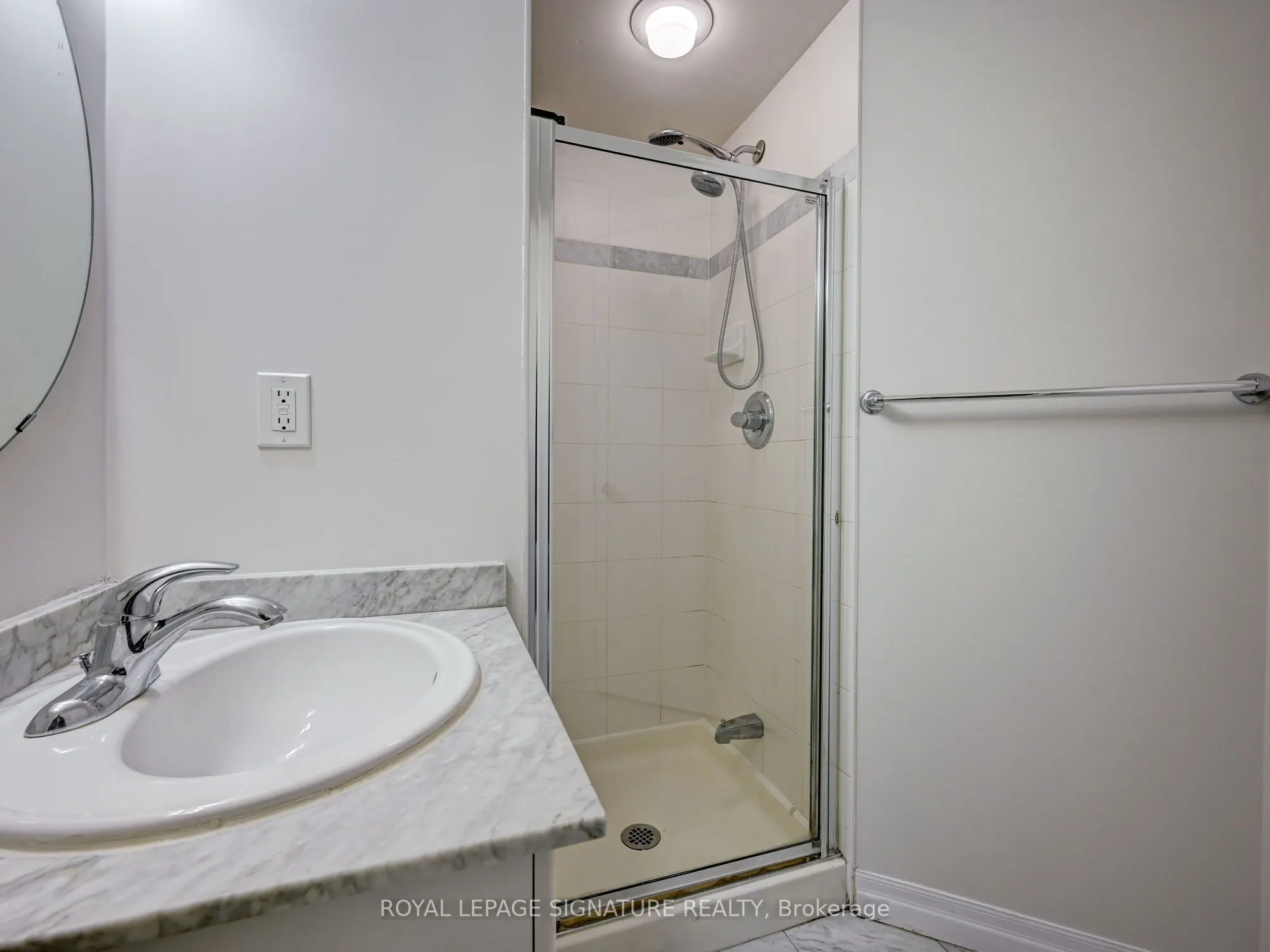 16 Yonge Street, #1202