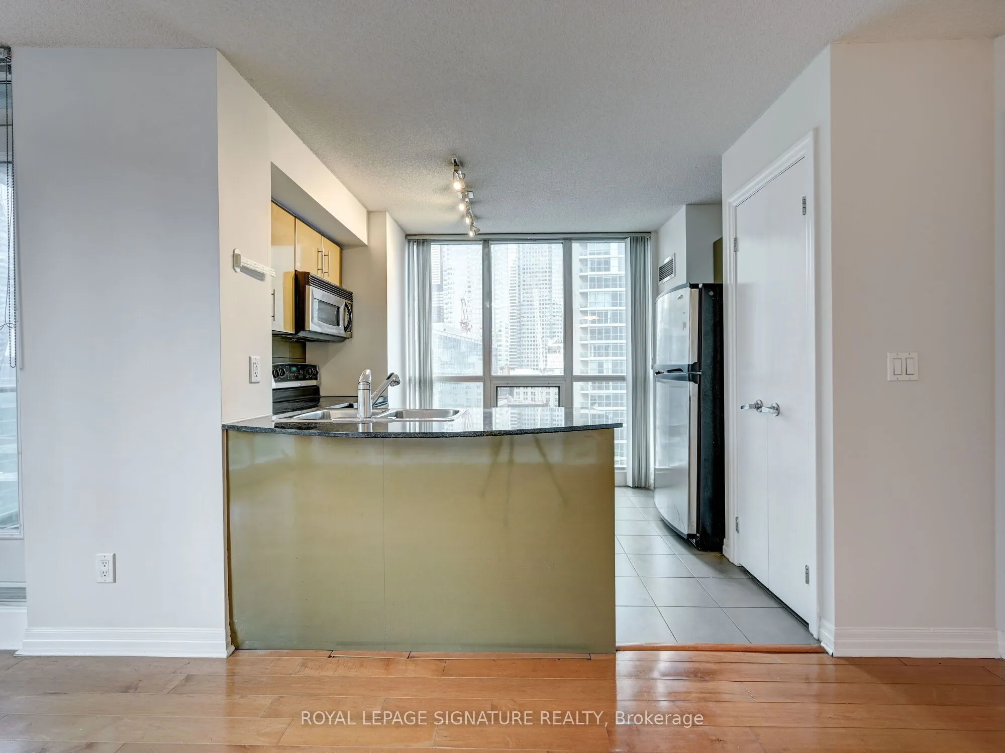 16 Yonge Street, #1202