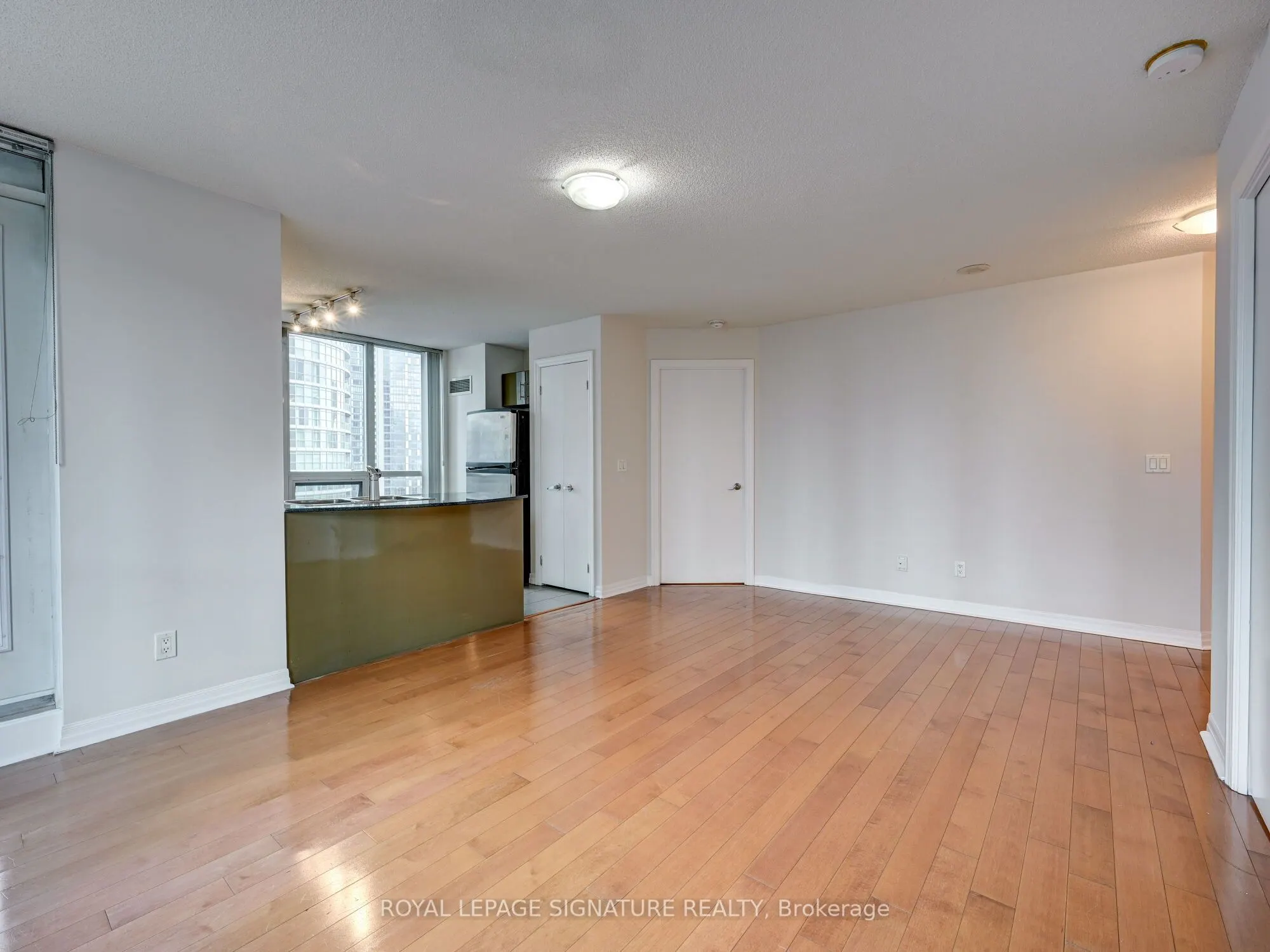 16 Yonge Street, #1202