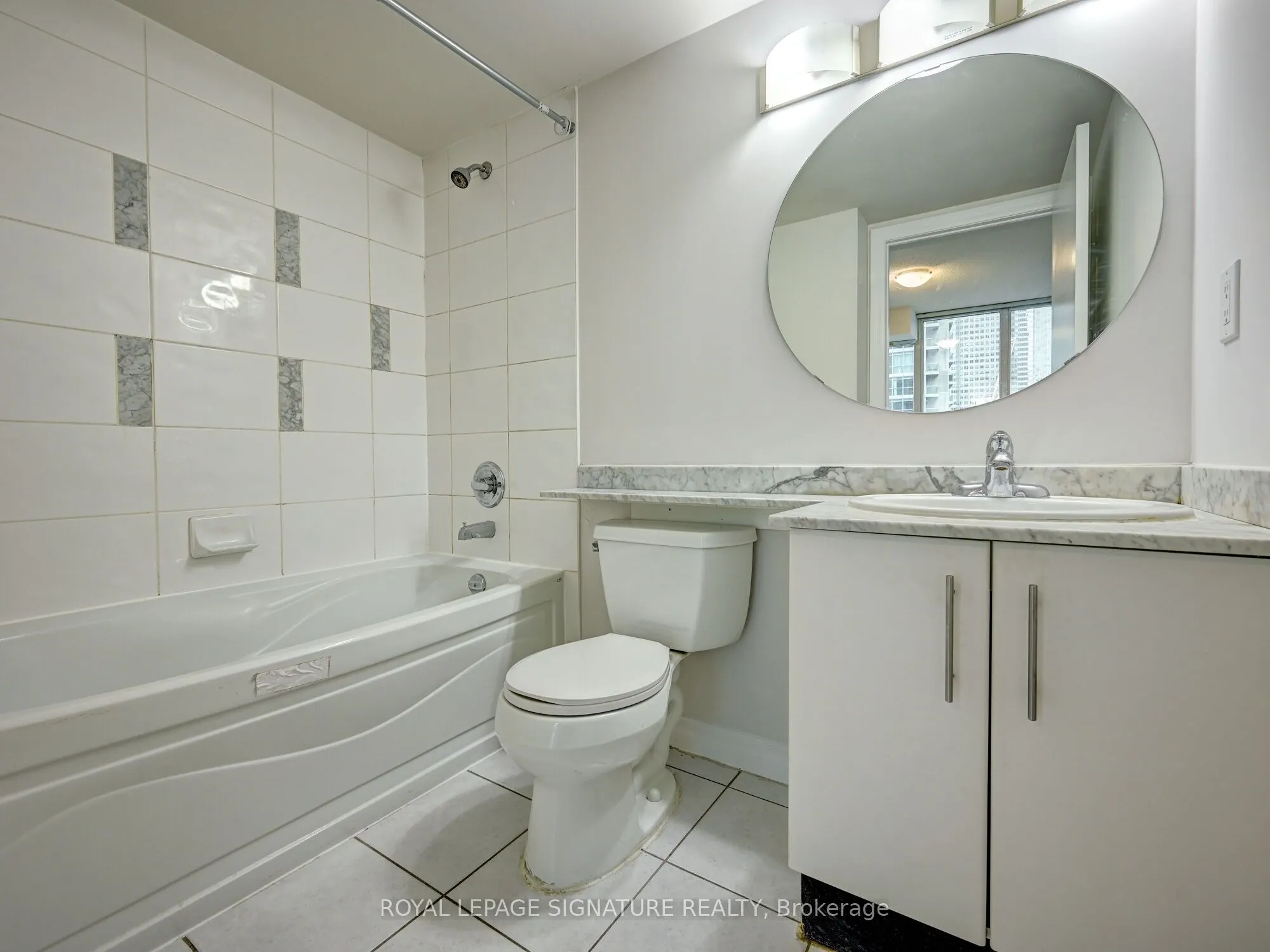 16 Yonge Street, #1202
