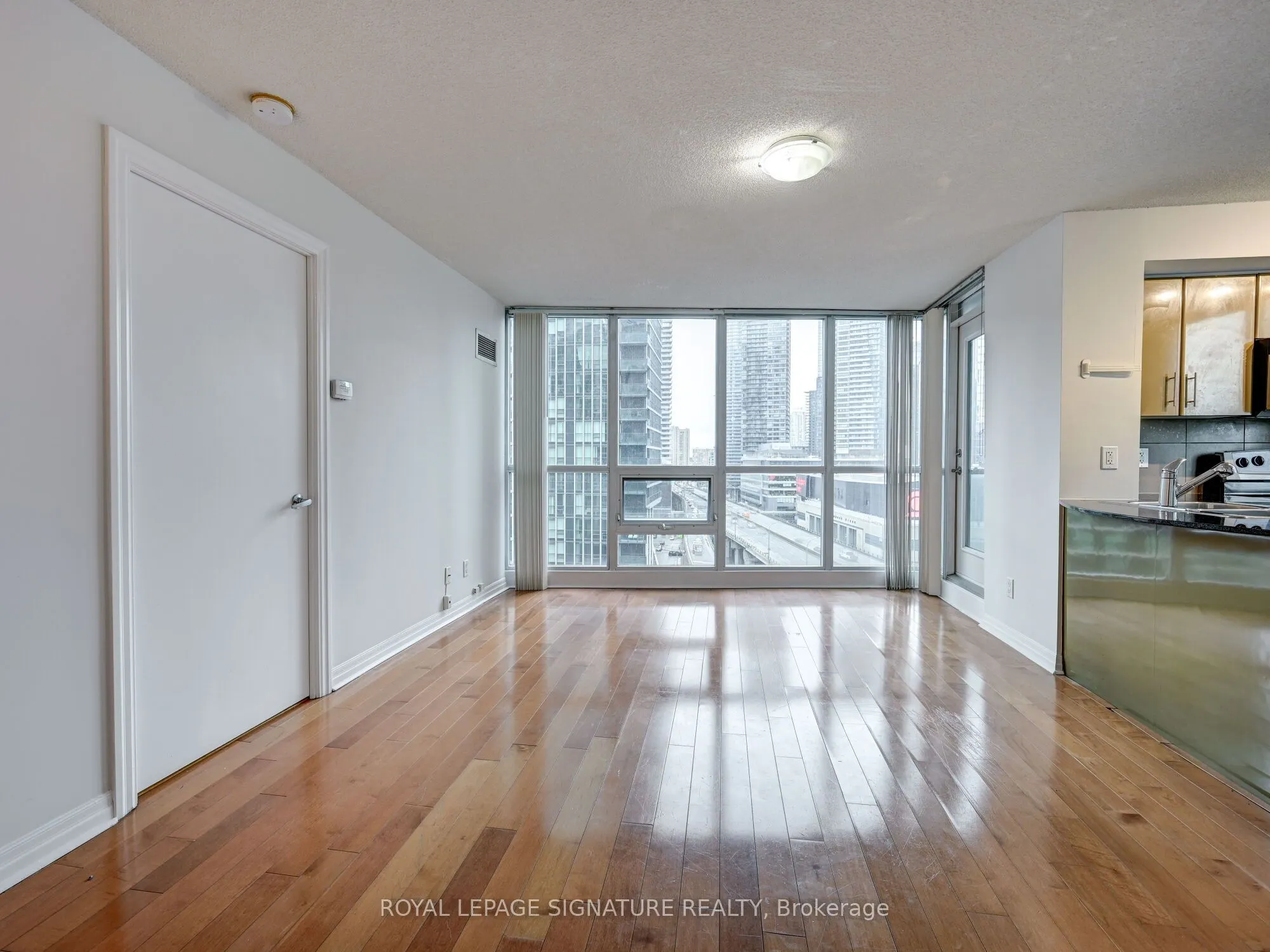 16 Yonge Street, #1202
