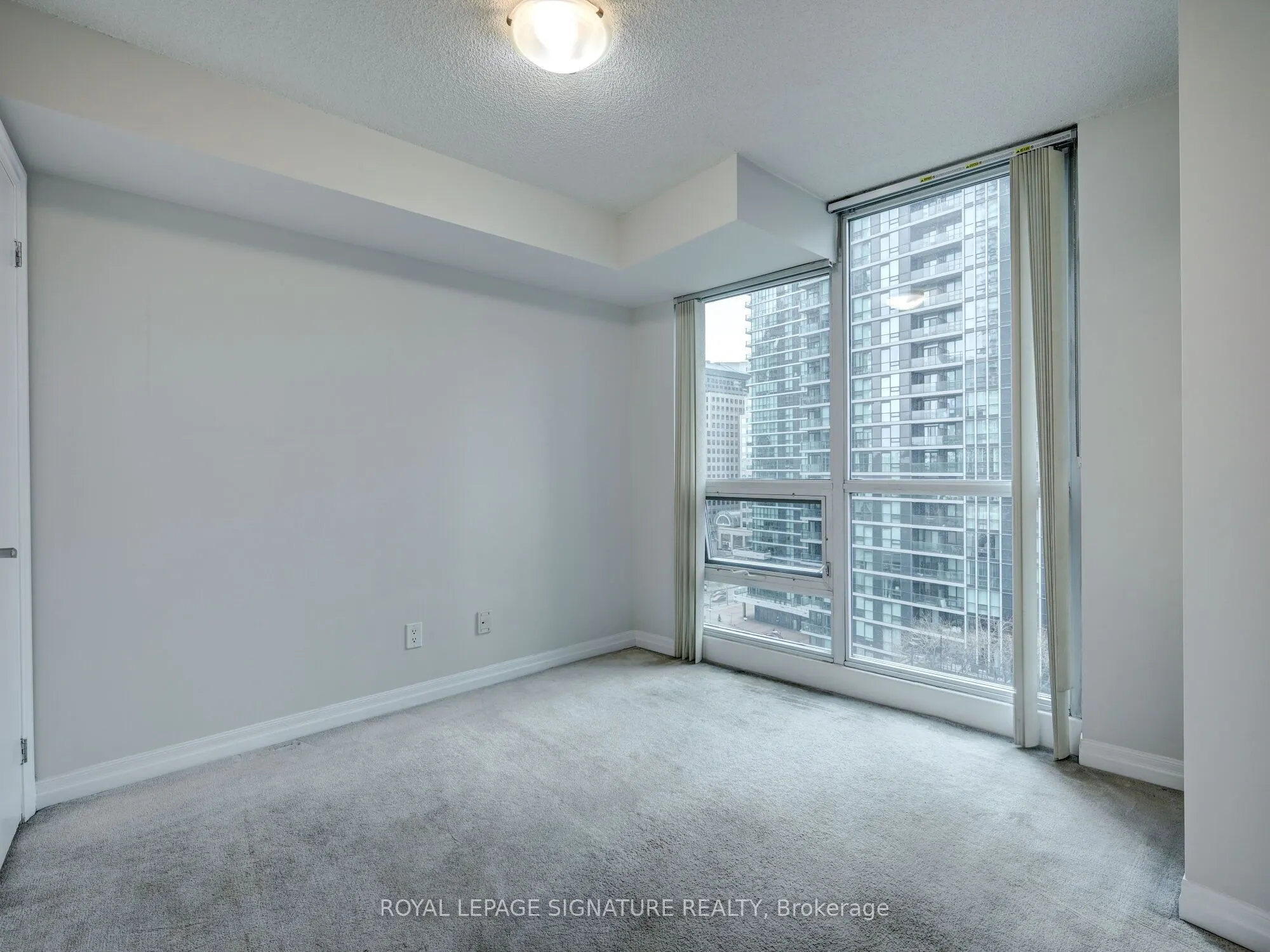 16 Yonge Street, #1202