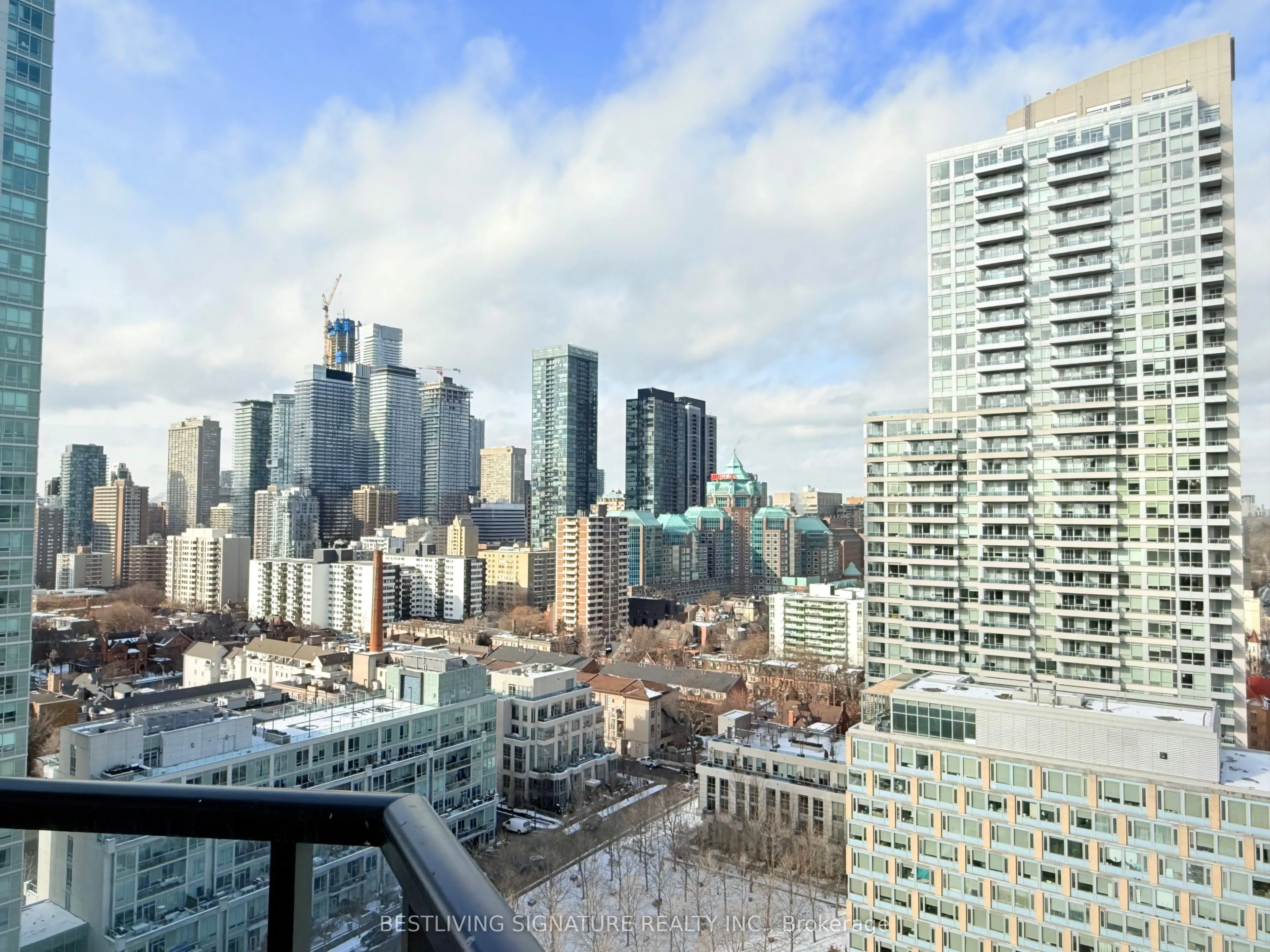 159 Wellesley Street E, #1803
