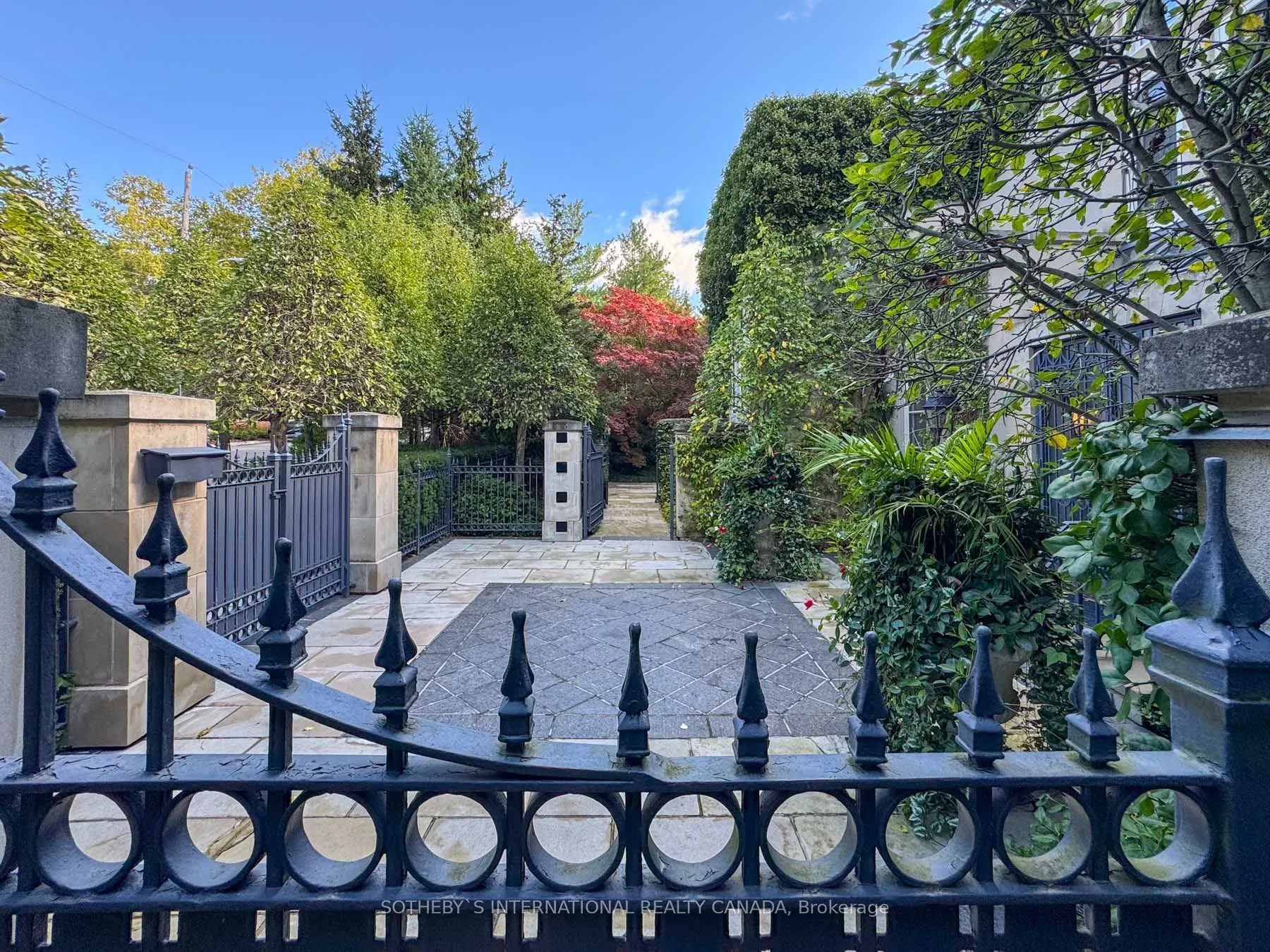 241 Strathallan Wood