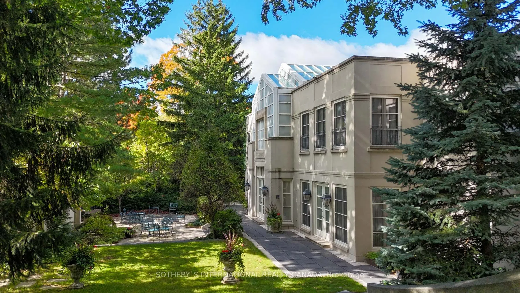 241 Strathallan Wood