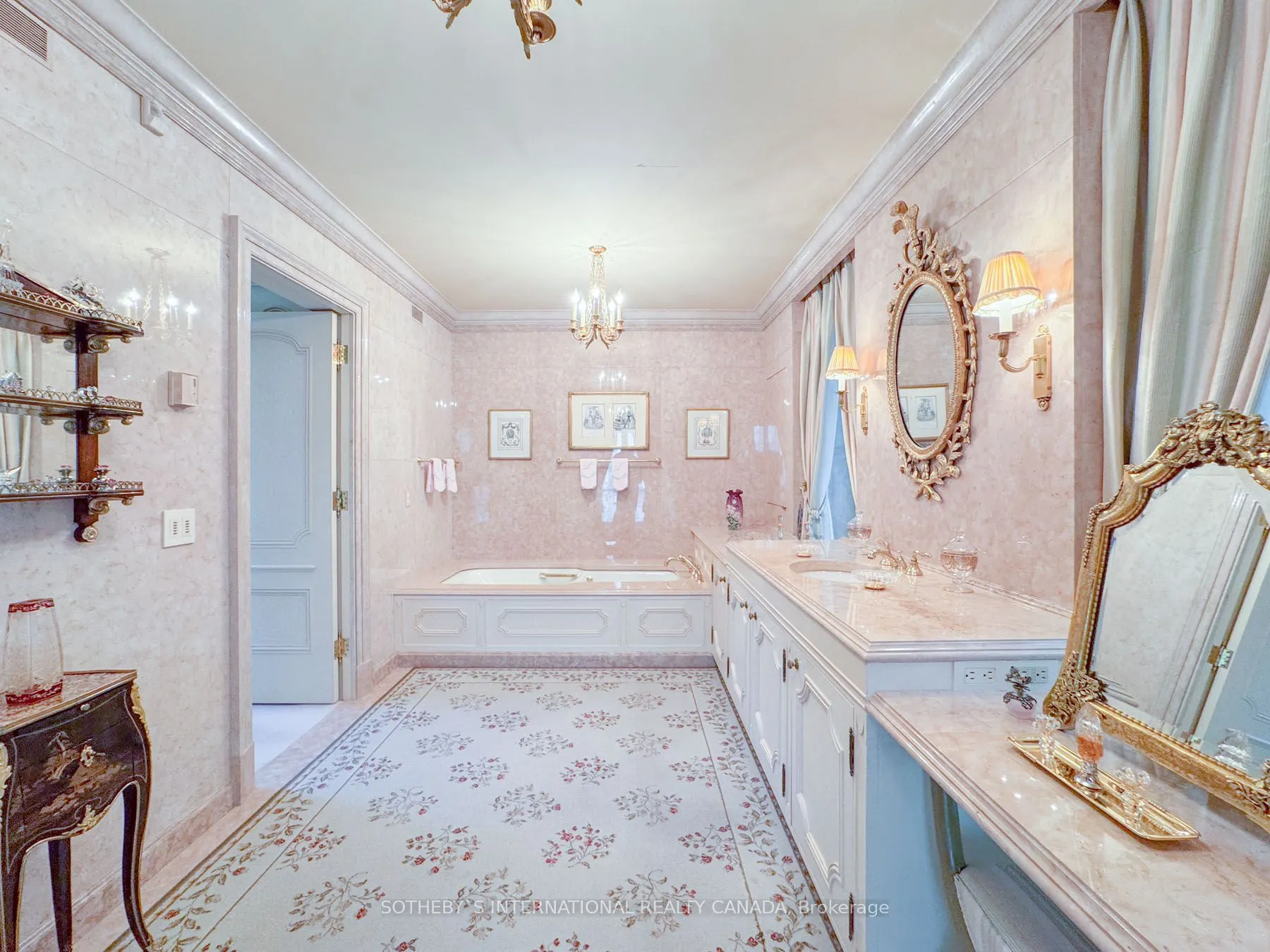 241 Strathallan Wood