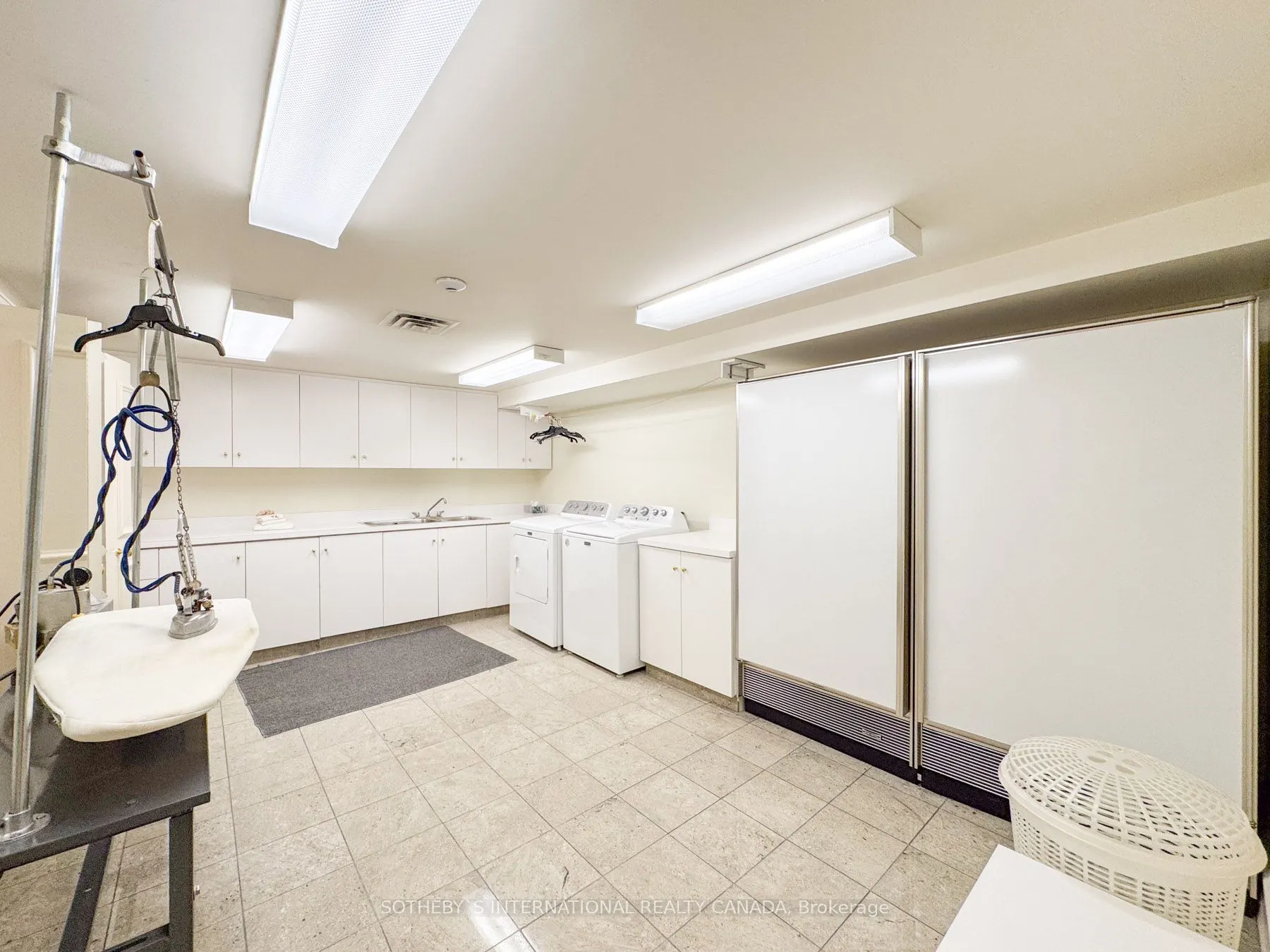 241 Strathallan Wood