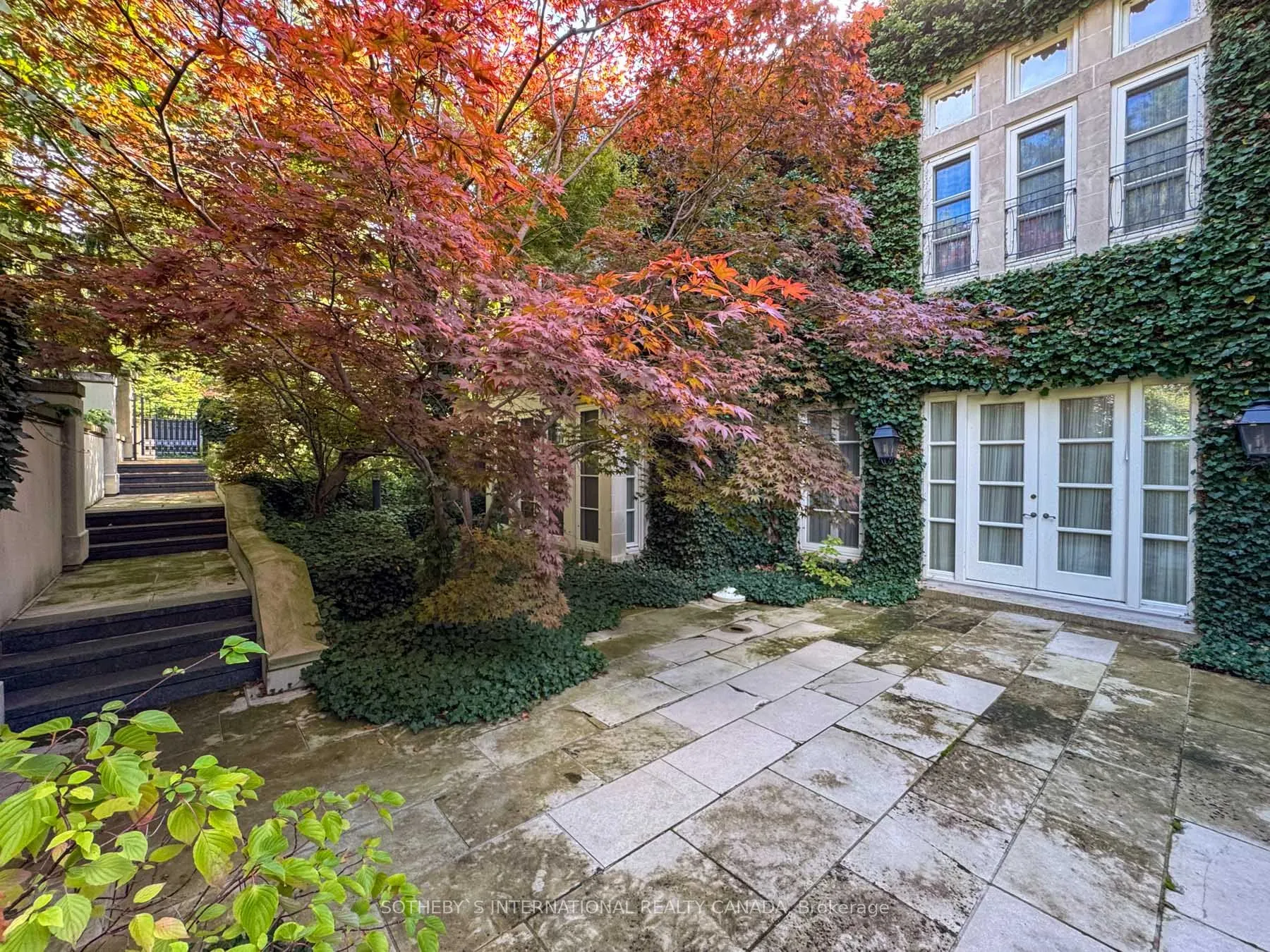 241 Strathallan Wood