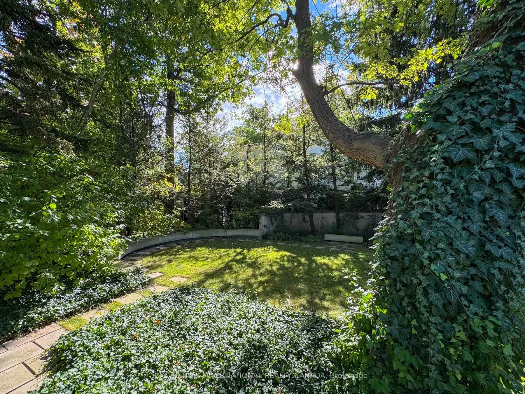 241 Strathallan Wood