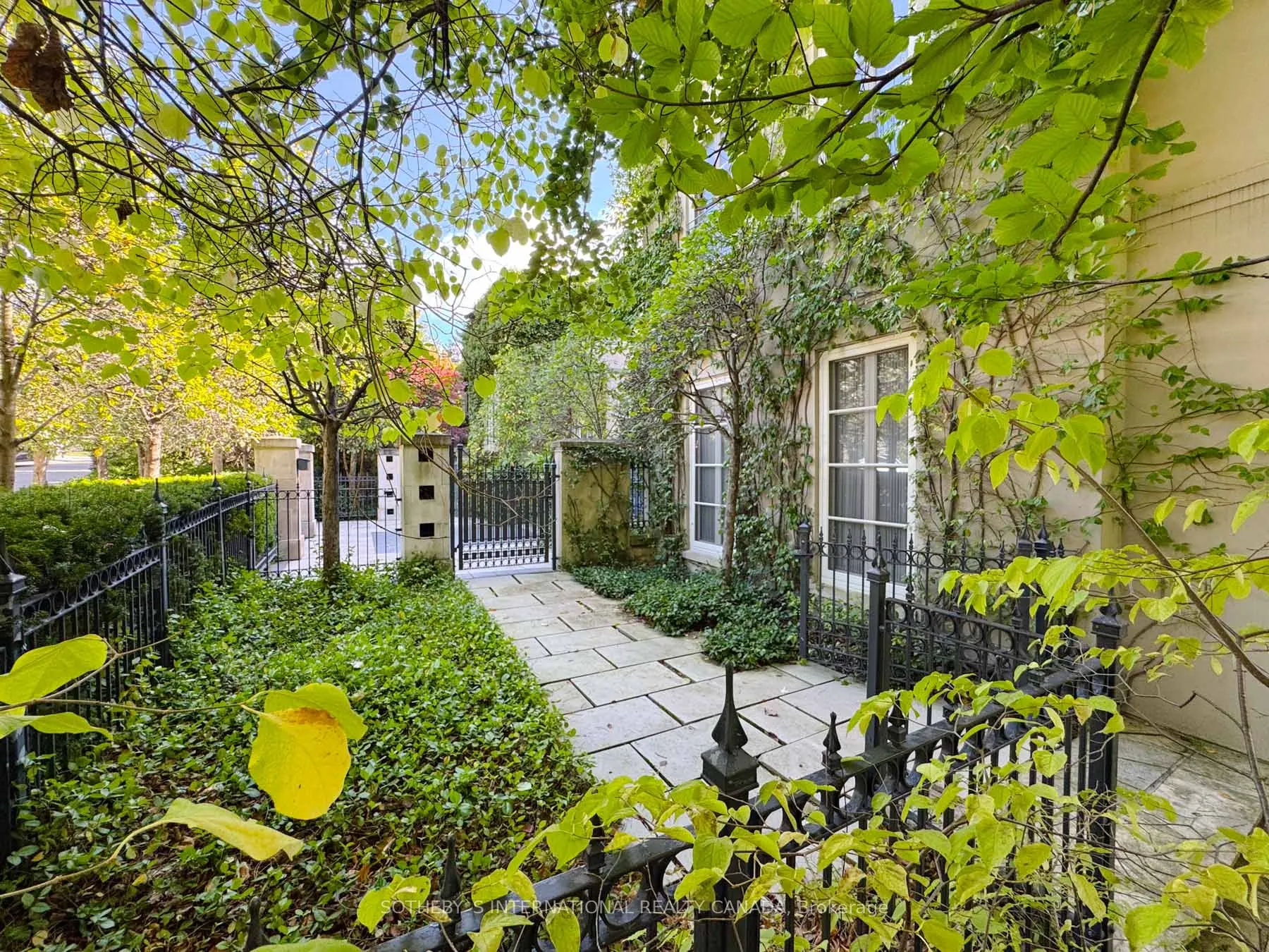 241 Strathallan Wood