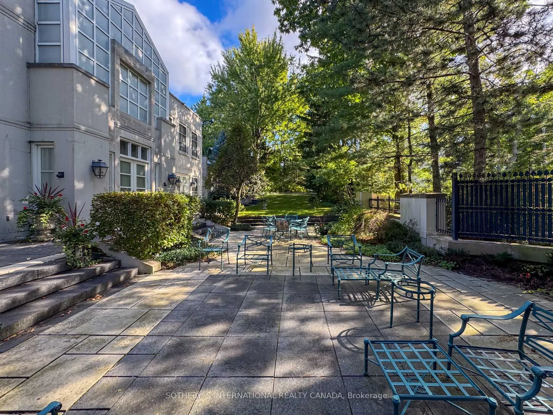 241 Strathallan Wood