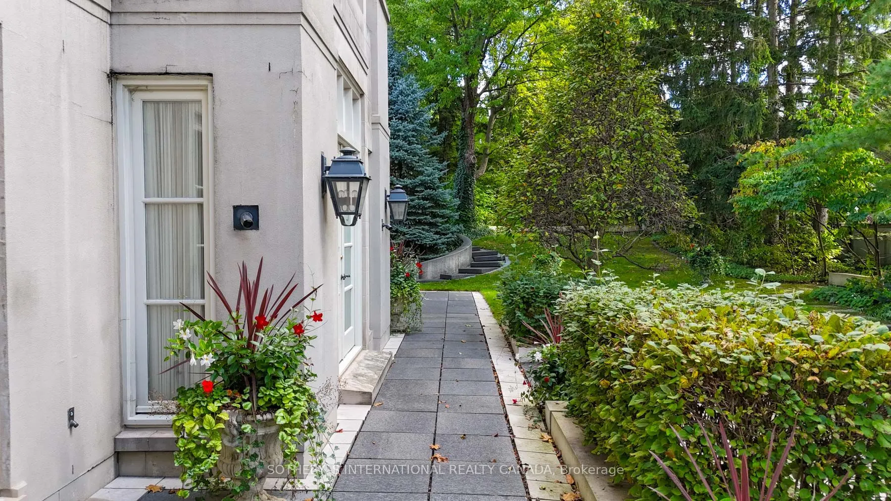 241 Strathallan Wood