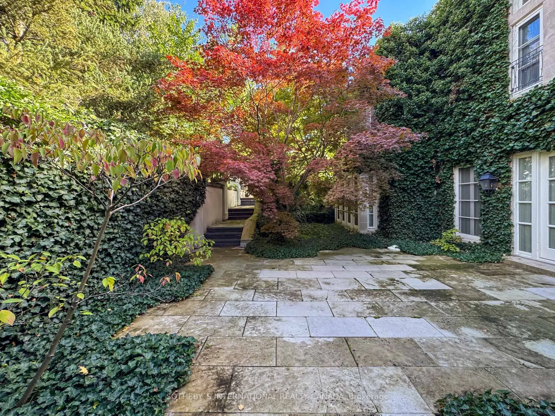 241 Strathallan Wood