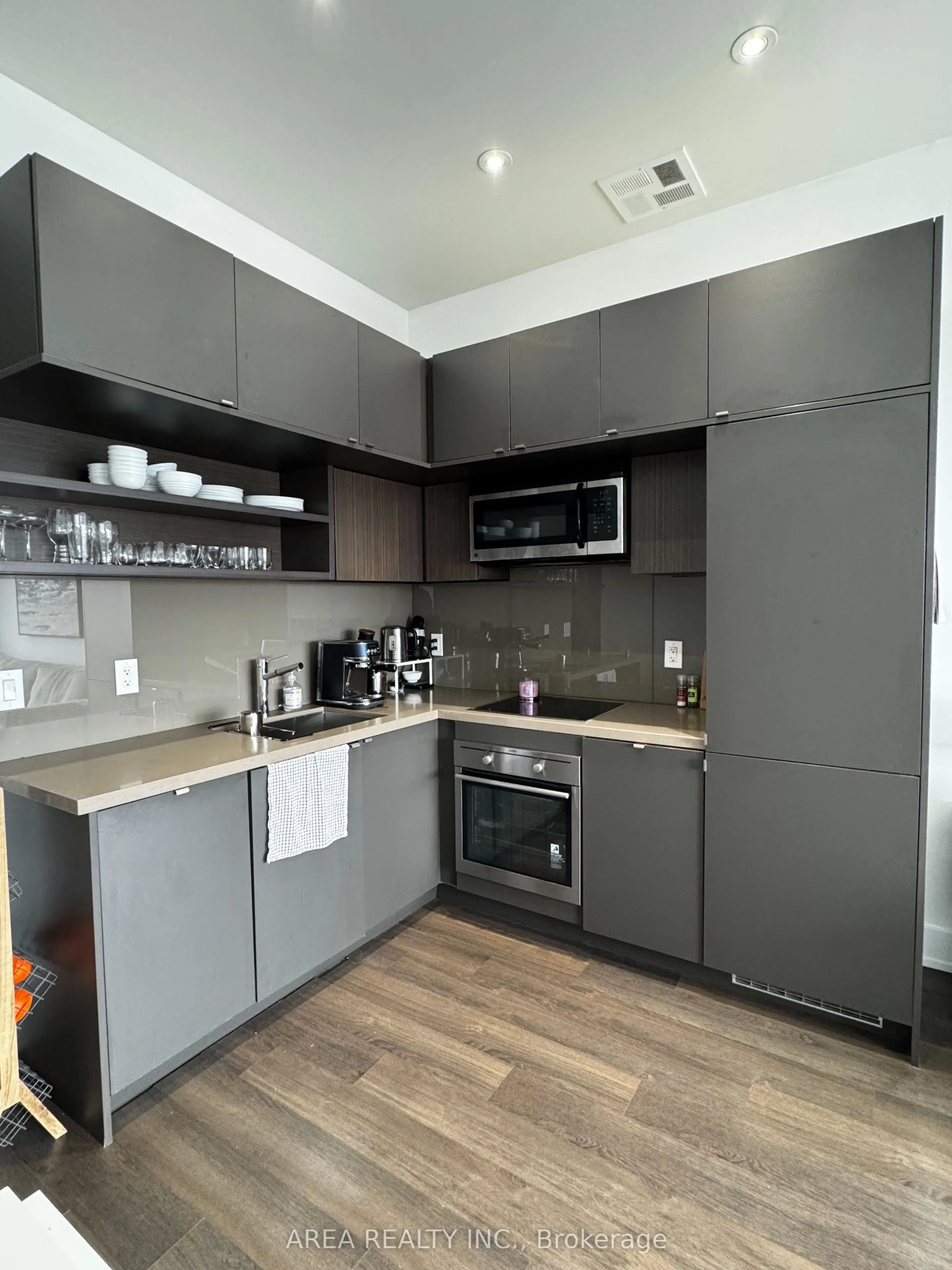 111 St Clair Avenue W, #1418