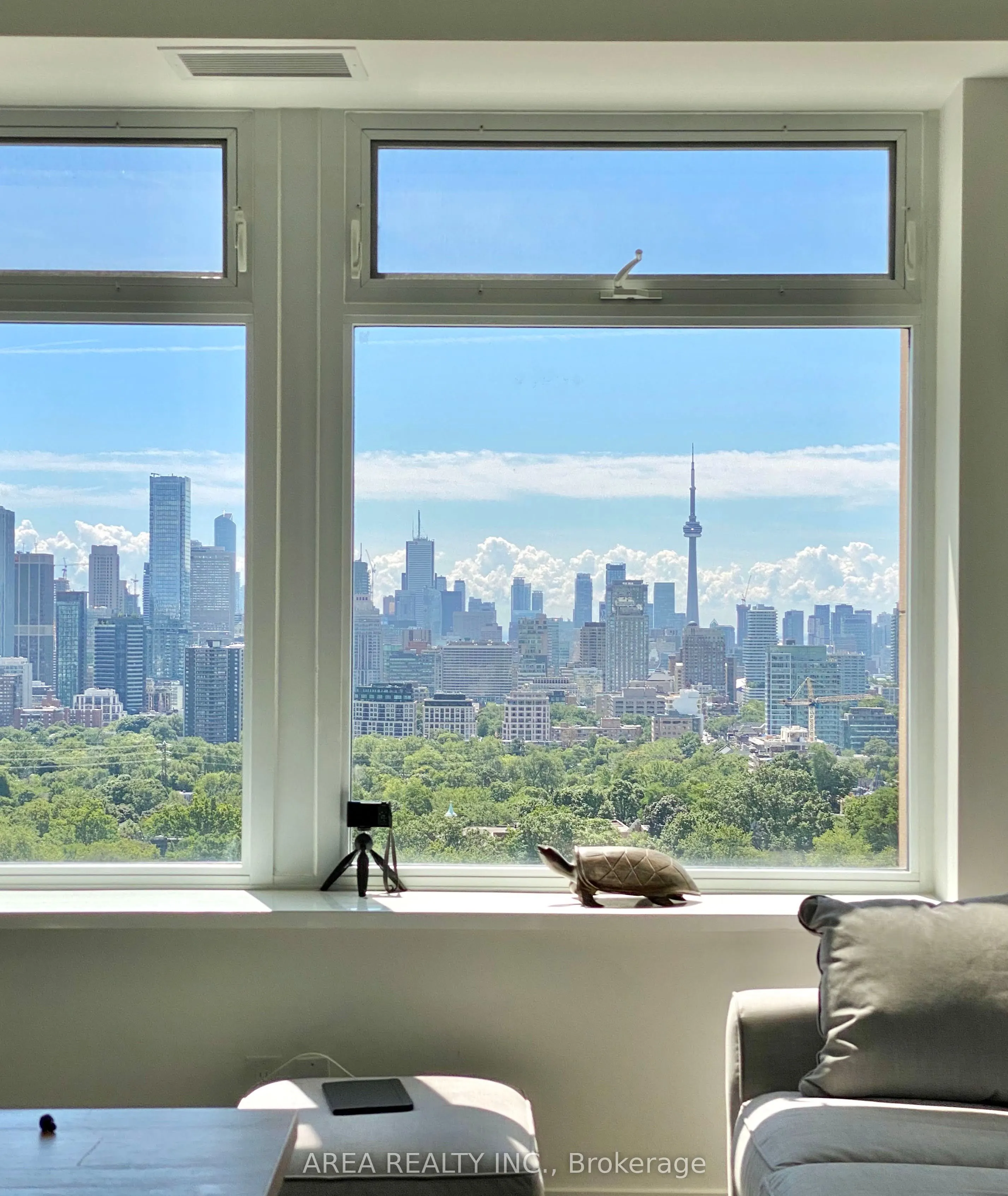 111 St Clair Avenue W, #1418