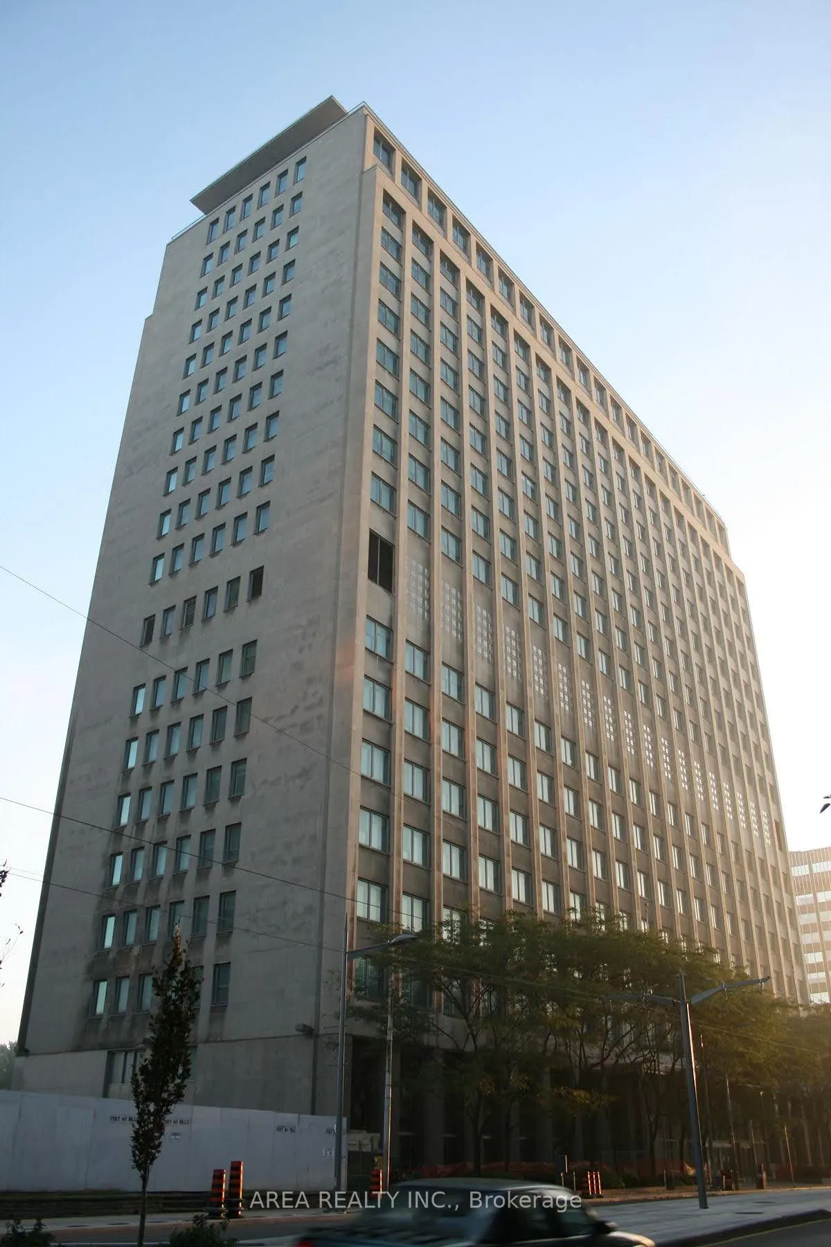 111 St Clair Avenue W, #1418