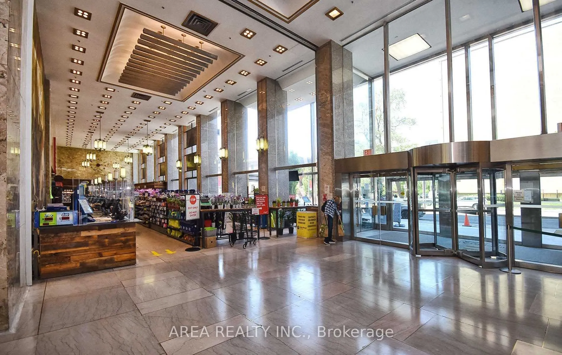111 St Clair Avenue W, #1418