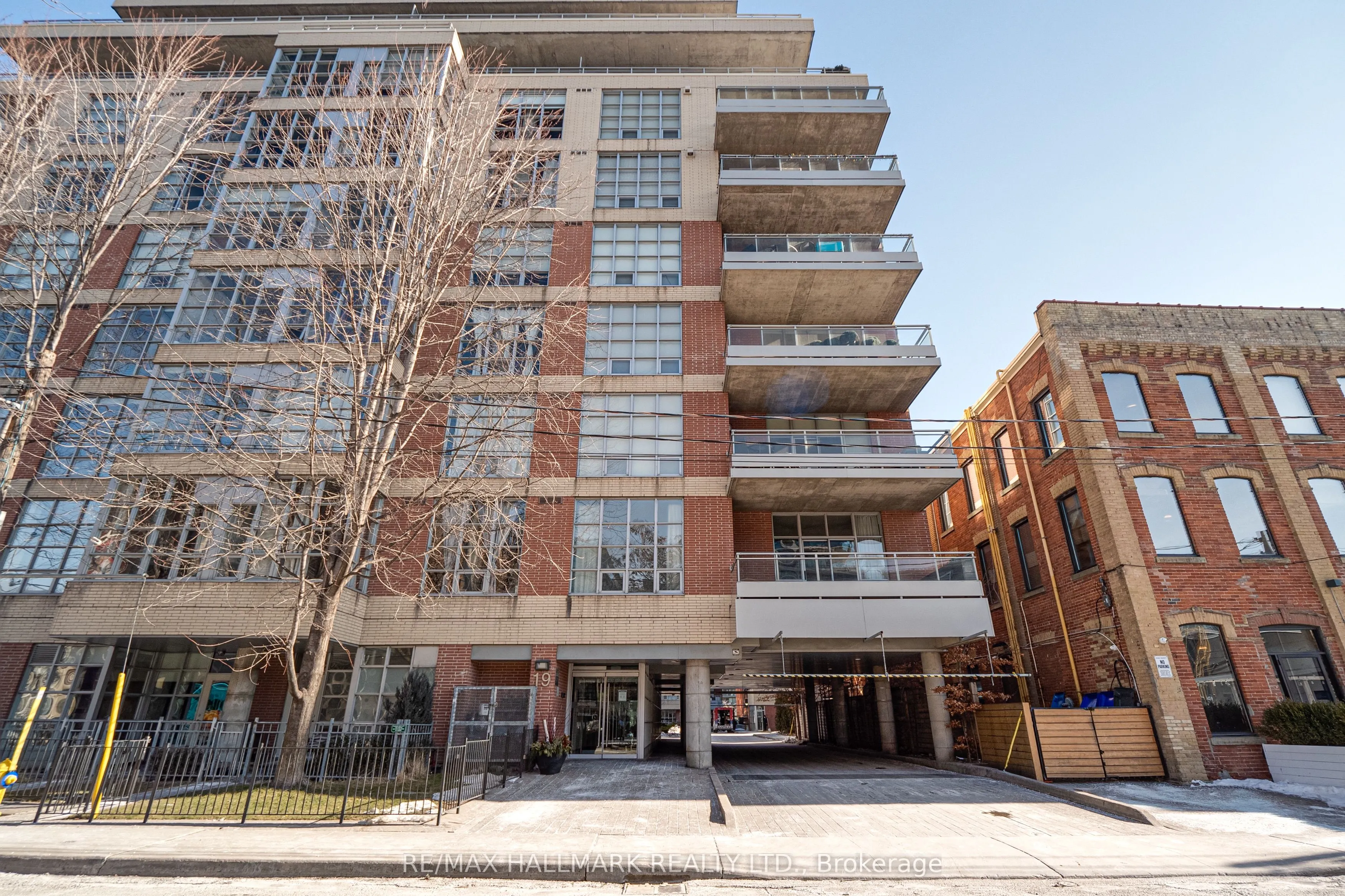 19 Brant Street, #302