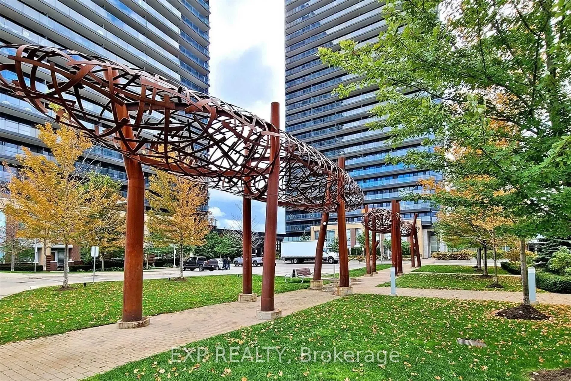 33 Singer Court, #2808