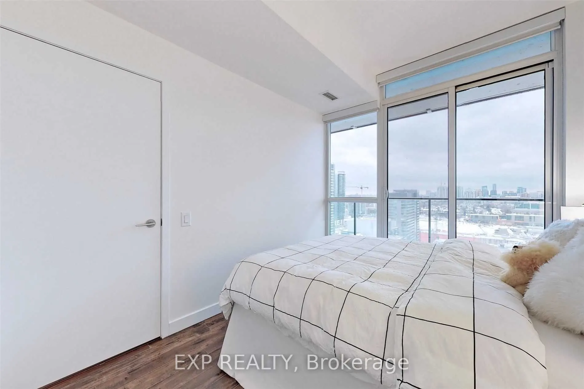 33 Singer Court, #2808