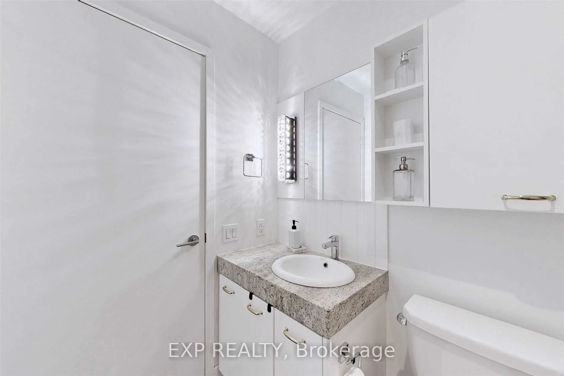 33 Singer Court, #2808