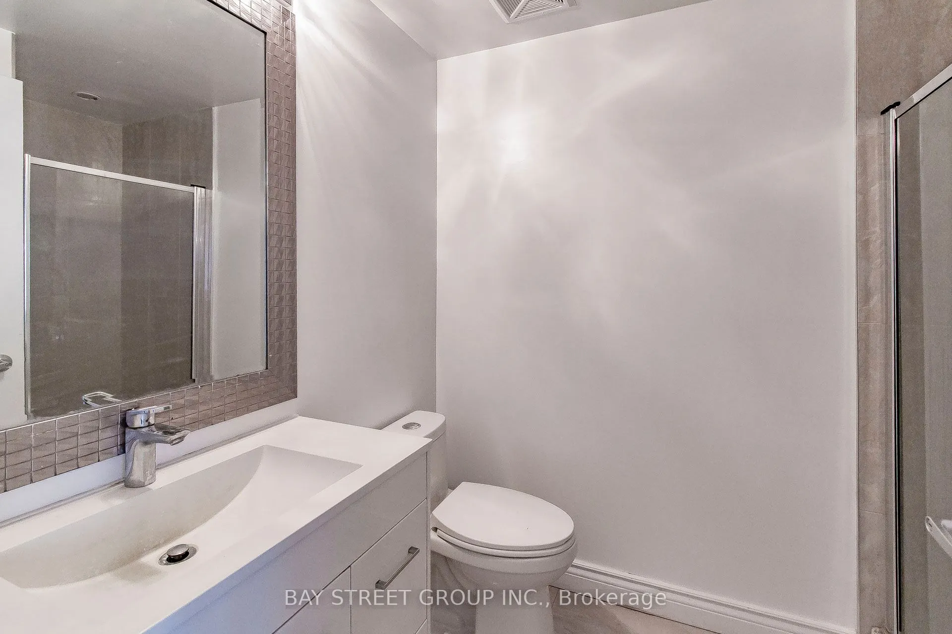 2885 Bayview Avenue, #813