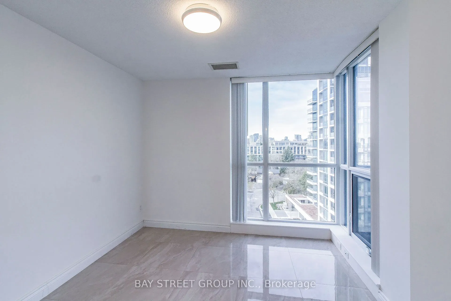 2885 Bayview Avenue, #813