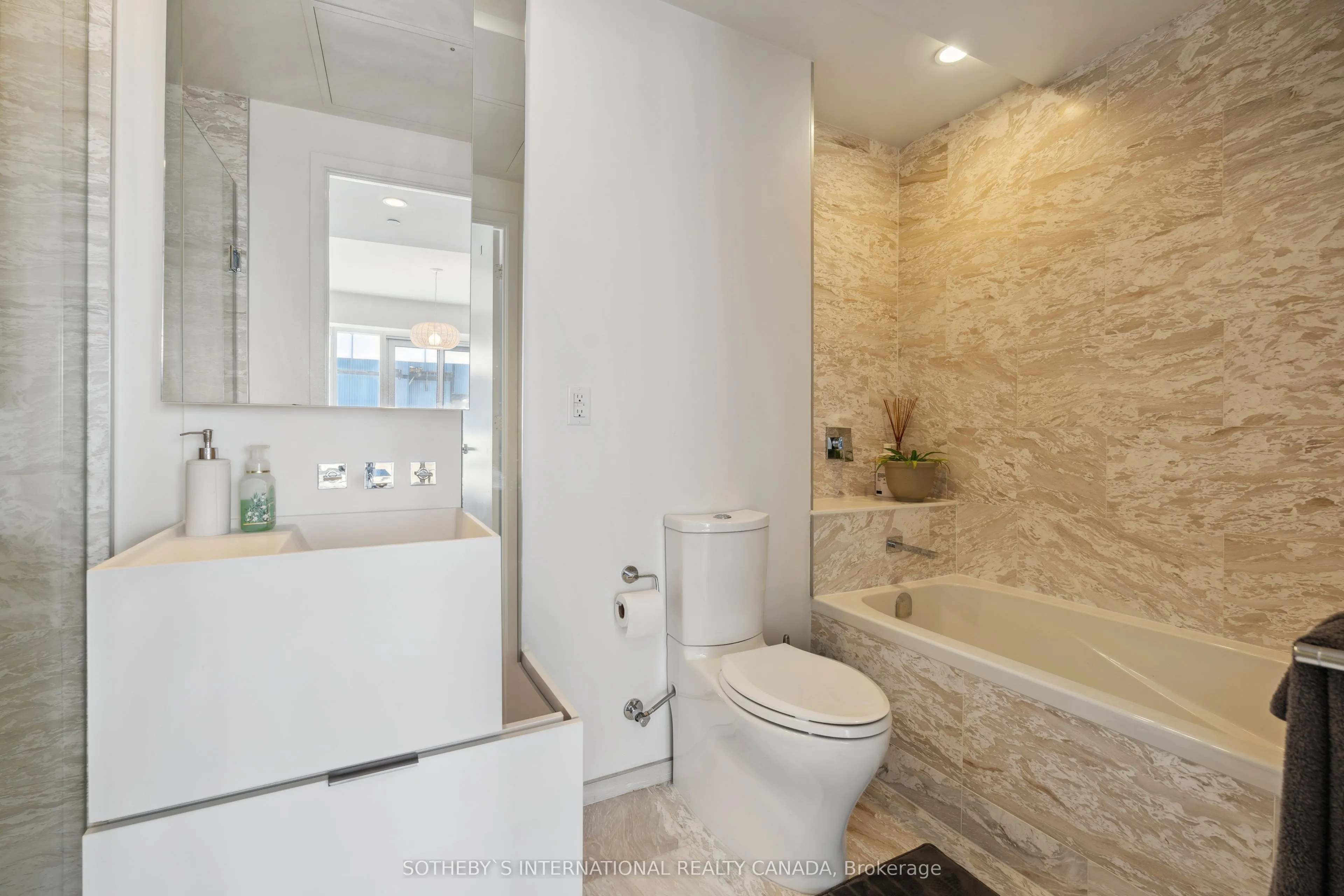 1 Bloor Street E #6805
