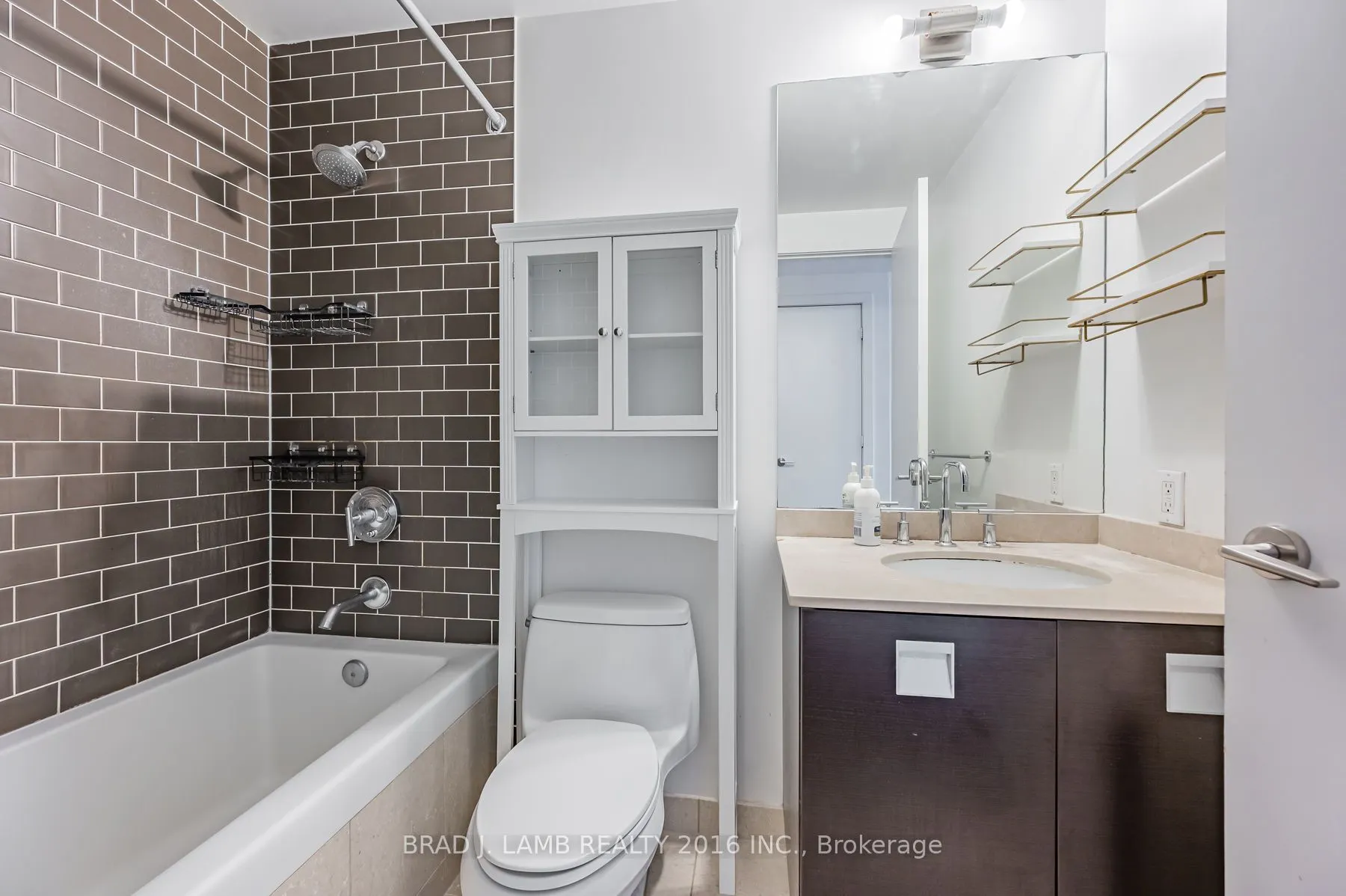 33 CHARLES Street E, #610