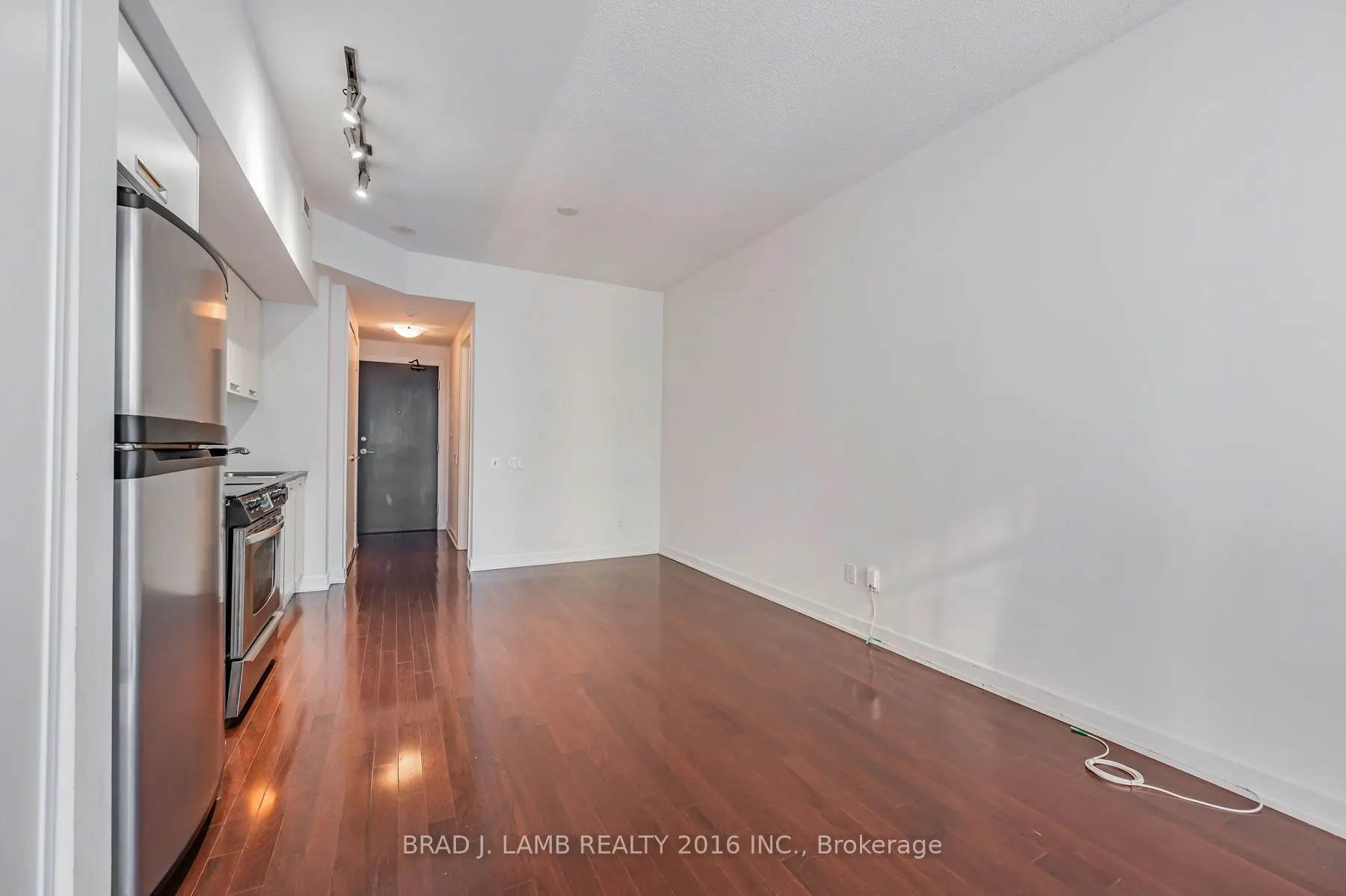 33 CHARLES Street E, #610