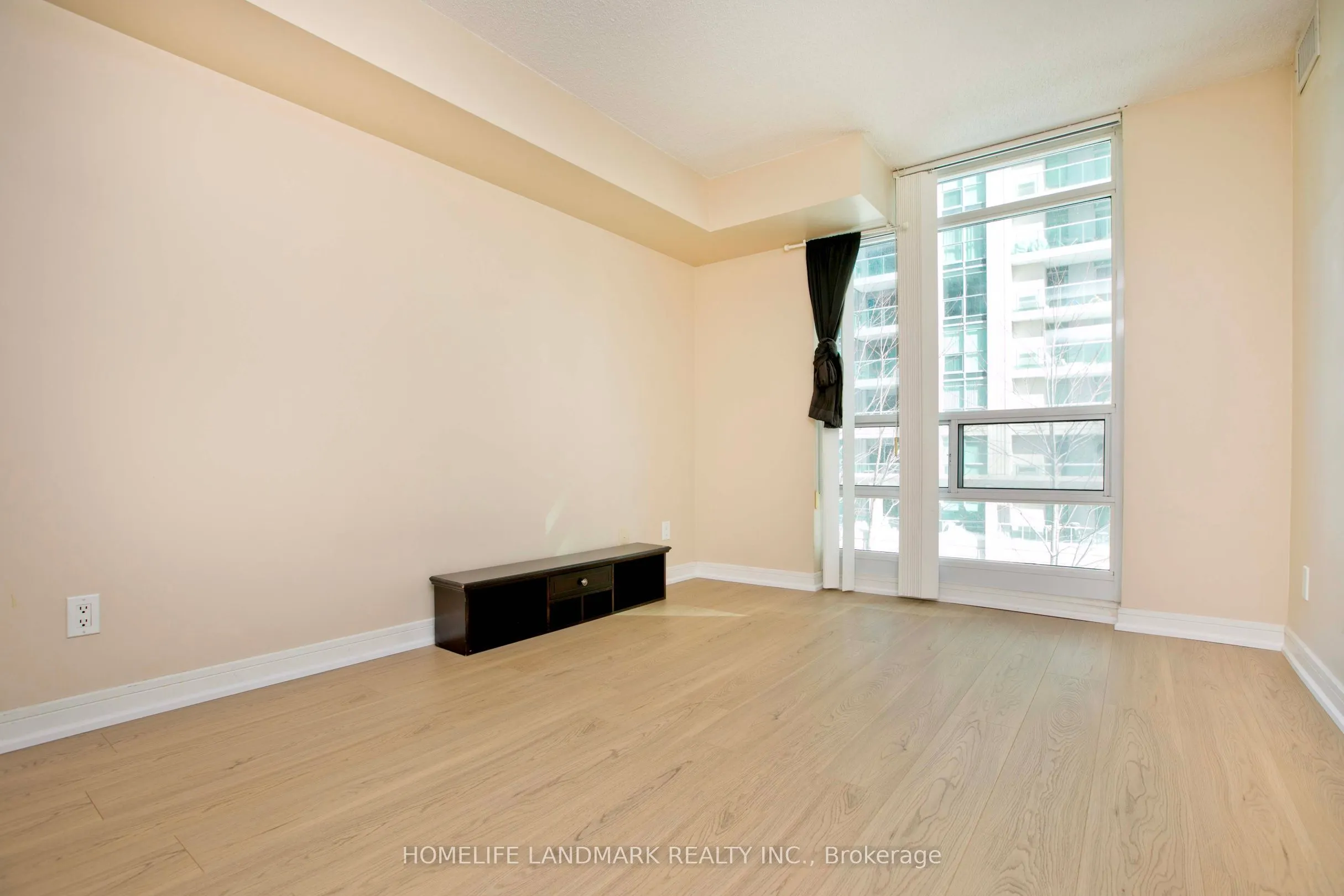 35 Bales Avenue, #511