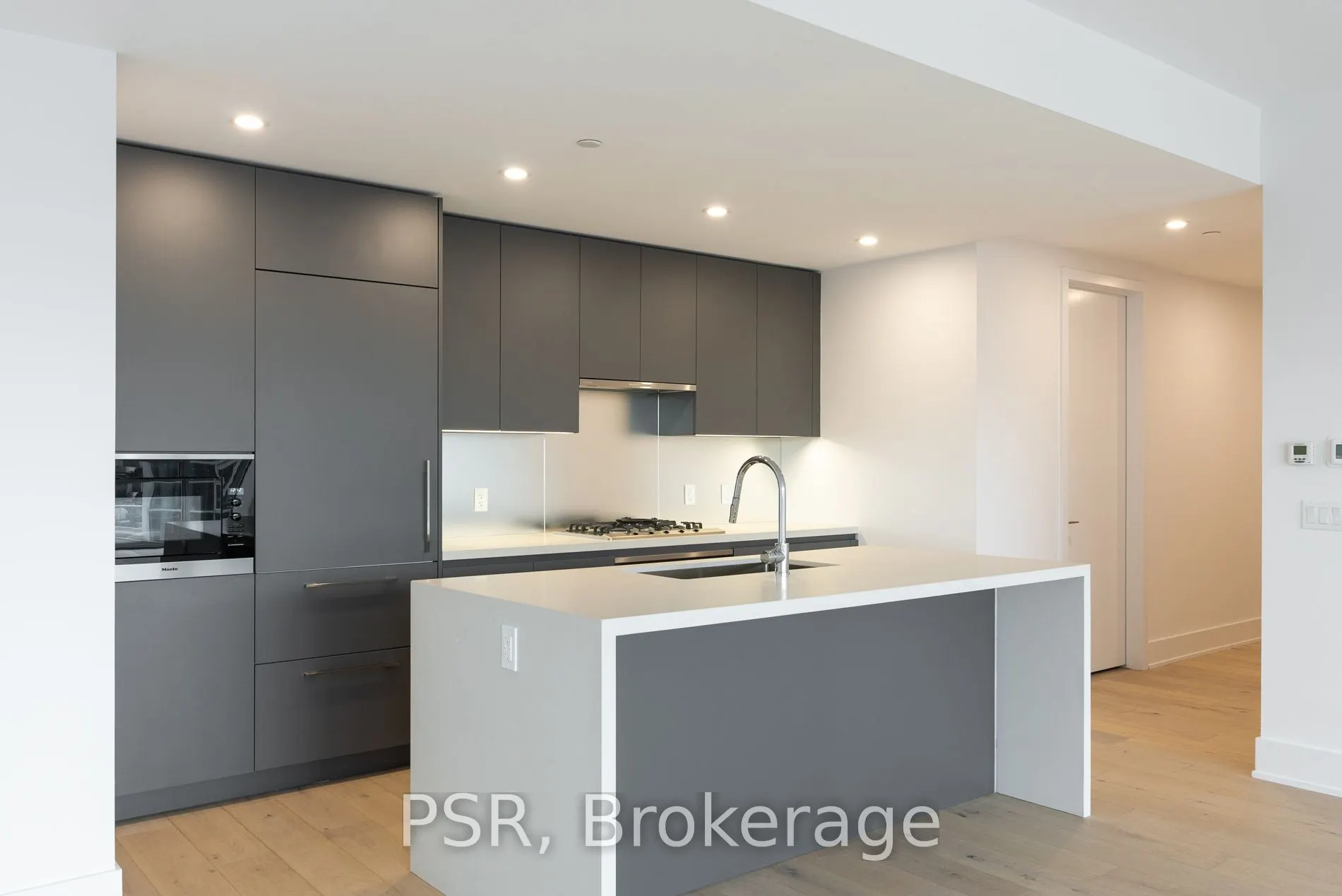 346 Davenport Road, #304