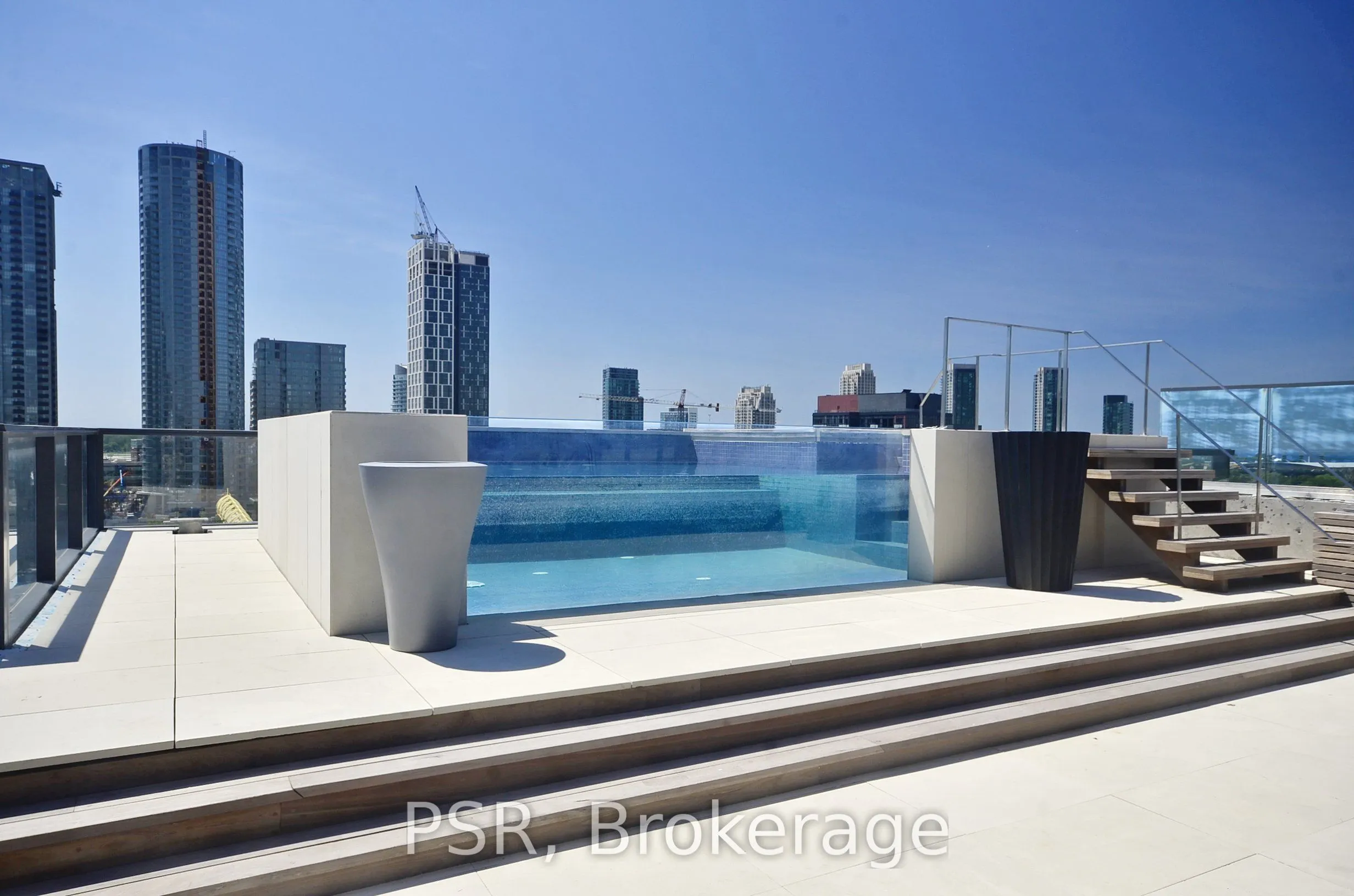500 Wellington Street W, #Ph1001