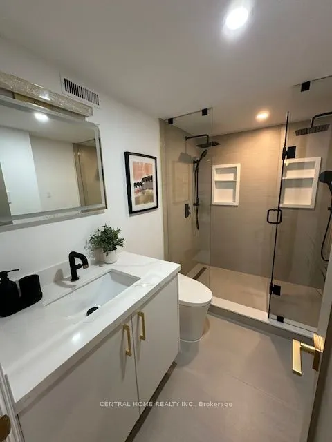 3900 Yonge Street, #807