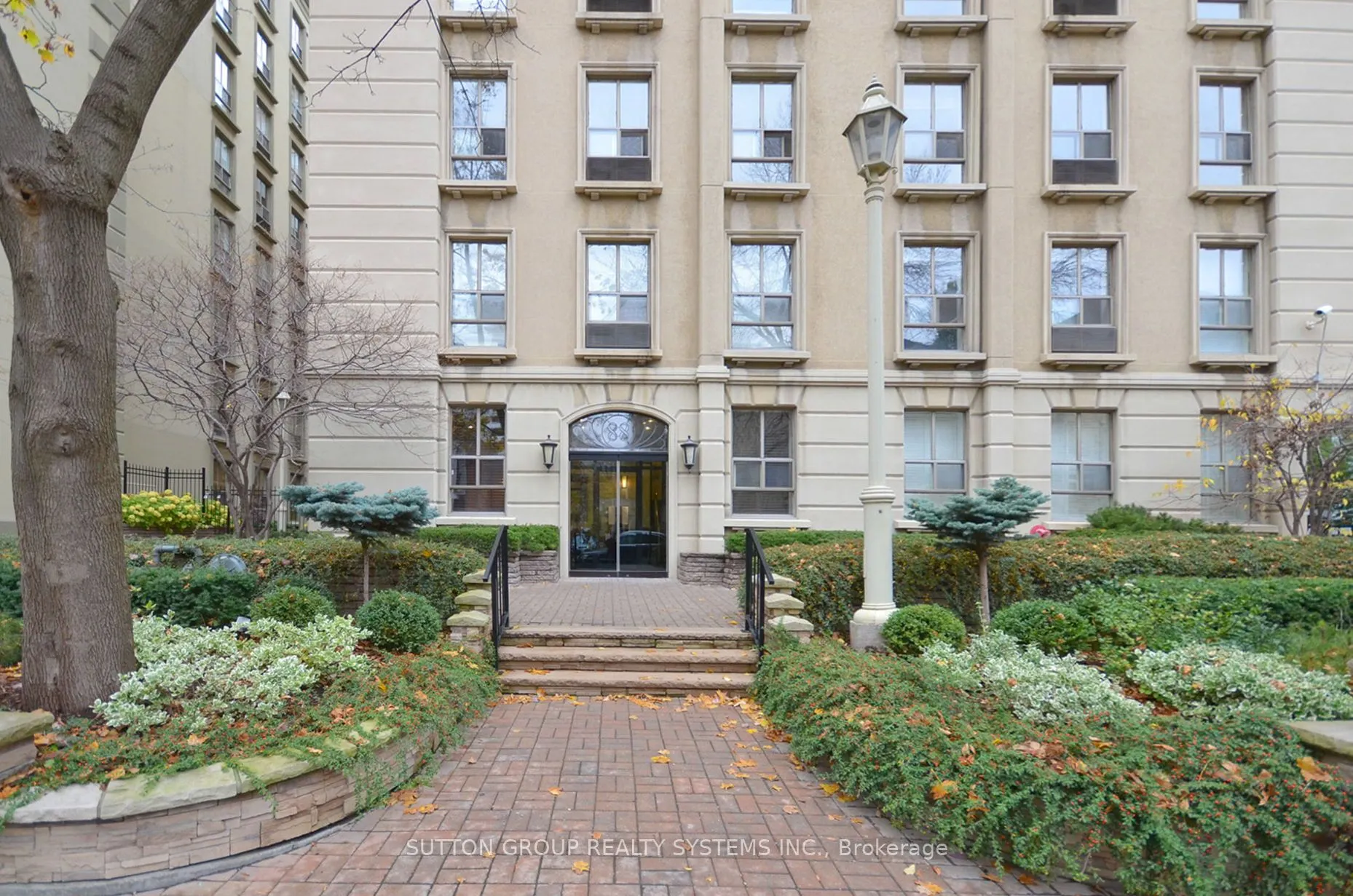88 Charles Street E, #205