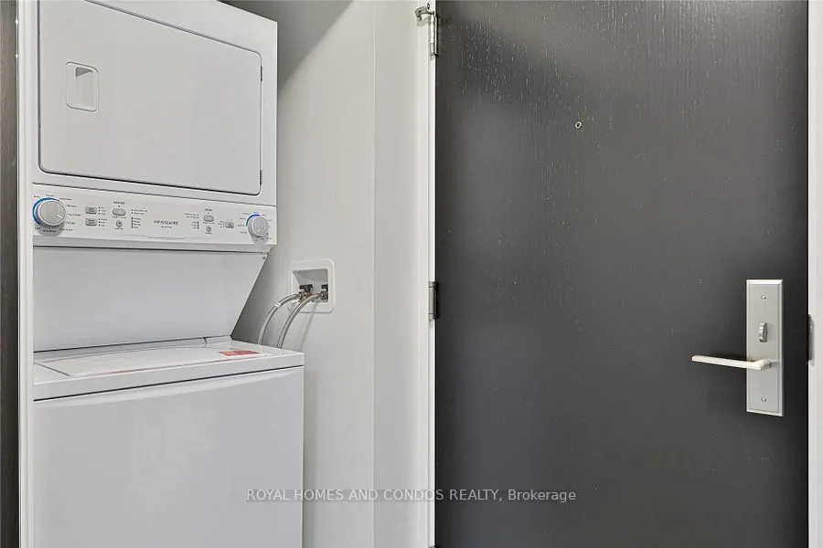 158 Front Street E, #1611