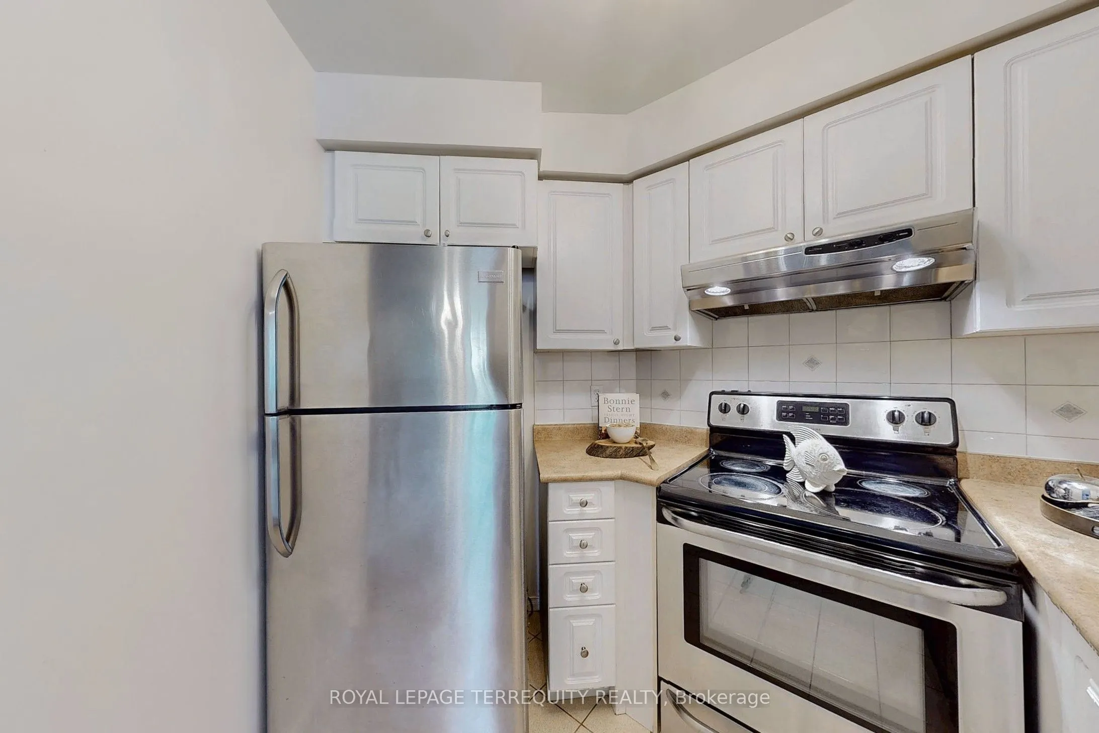 18 Pemberton Avenue, #PH00
