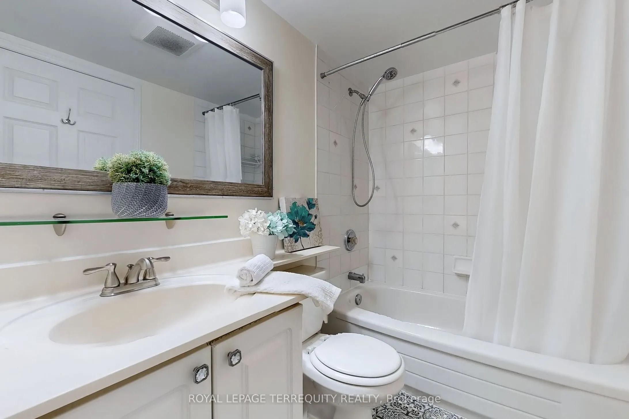 18 Pemberton Avenue, #PH00