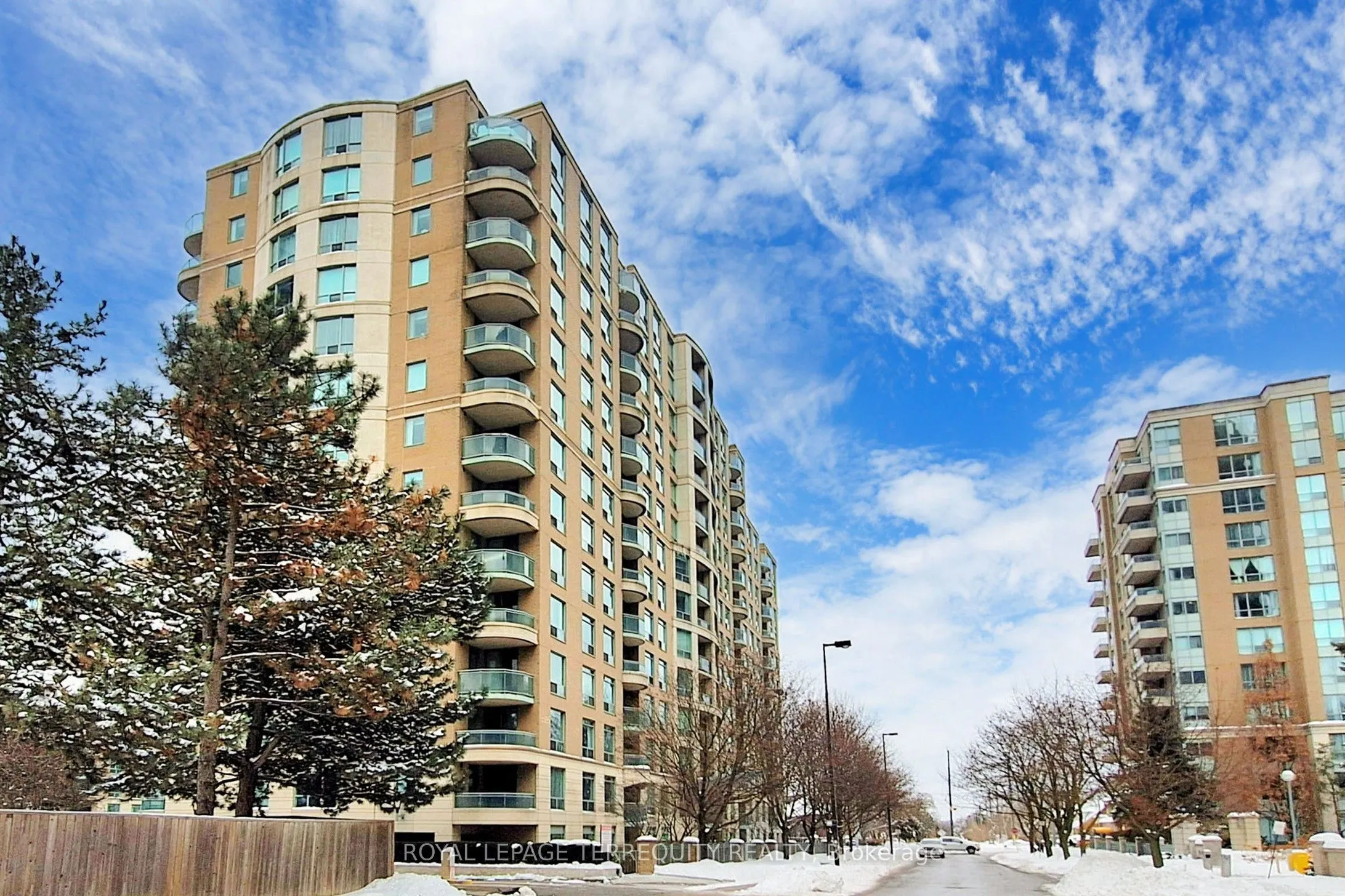 18 Pemberton Avenue, #PH00