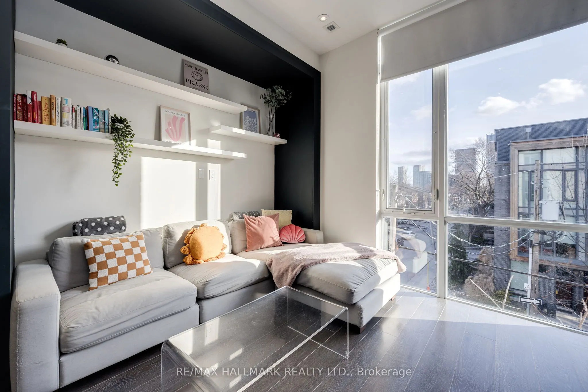 850 Richmond Street W, #10
